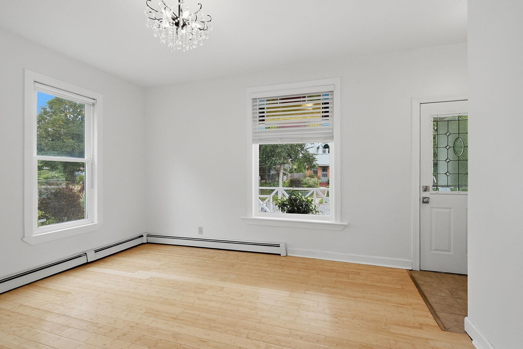 234 Sidney Street E Property Photo 6
