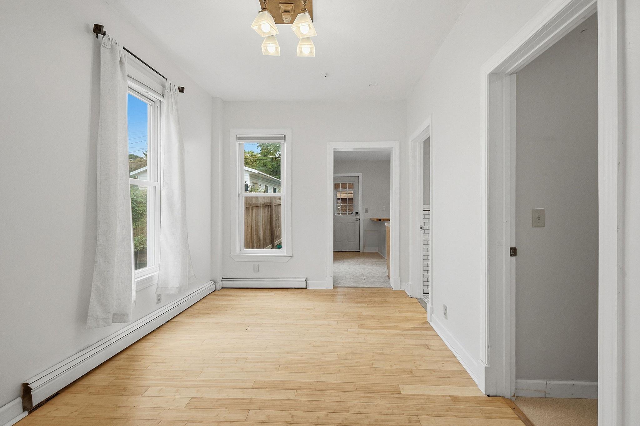 234 Sidney Street E Property Photo 8