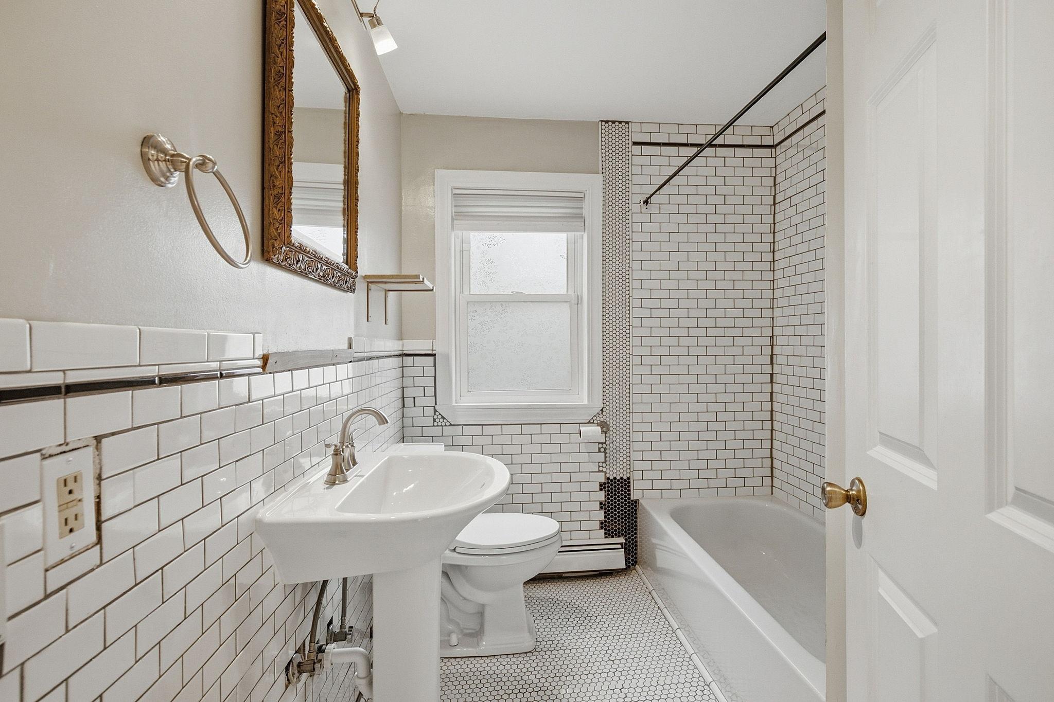 234 Sidney Street E Property Photo 13