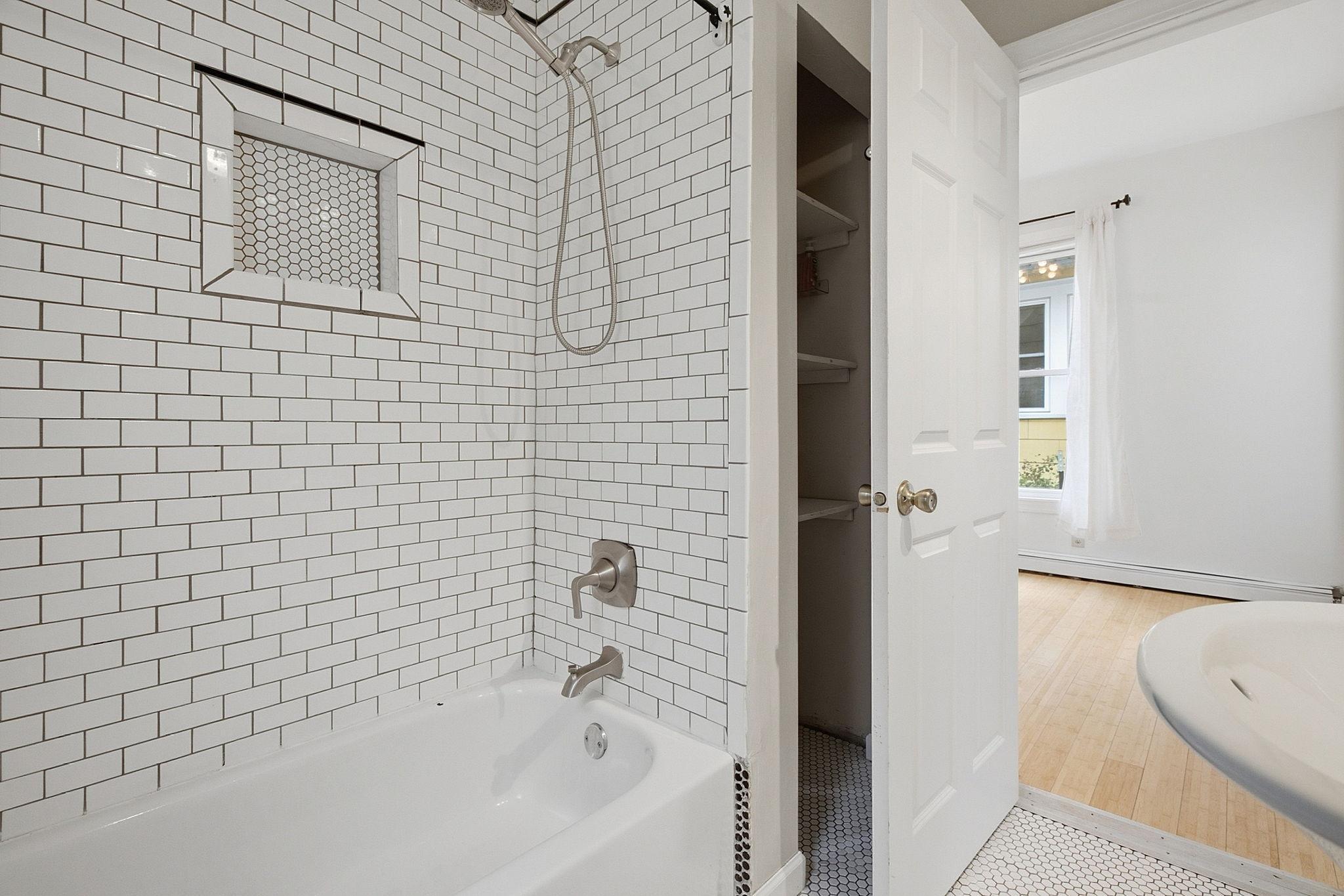 234 Sidney Street E Property Photo 14