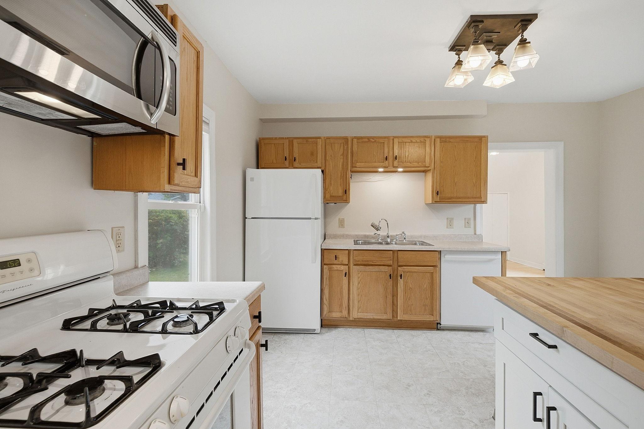 234 Sidney Street E Property Photo 17