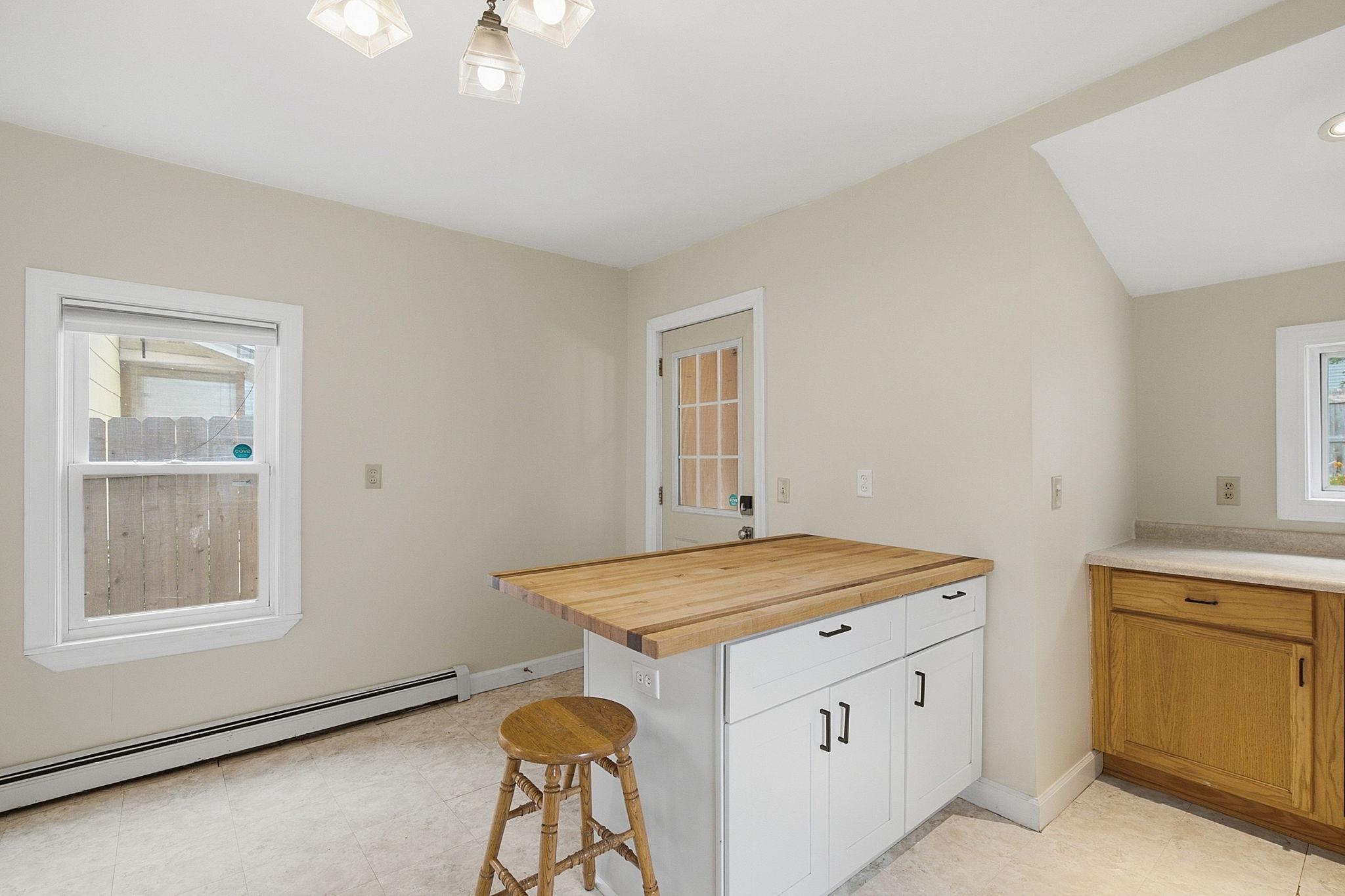234 Sidney Street E Property Photo 19