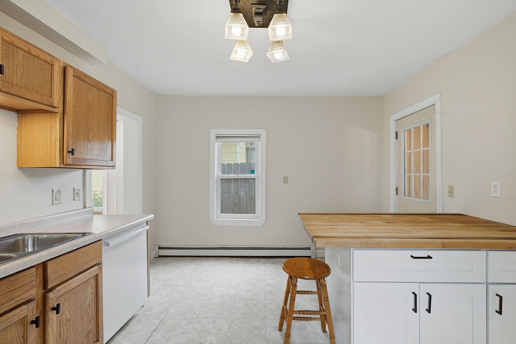 234 Sidney Street E Property Photo 20