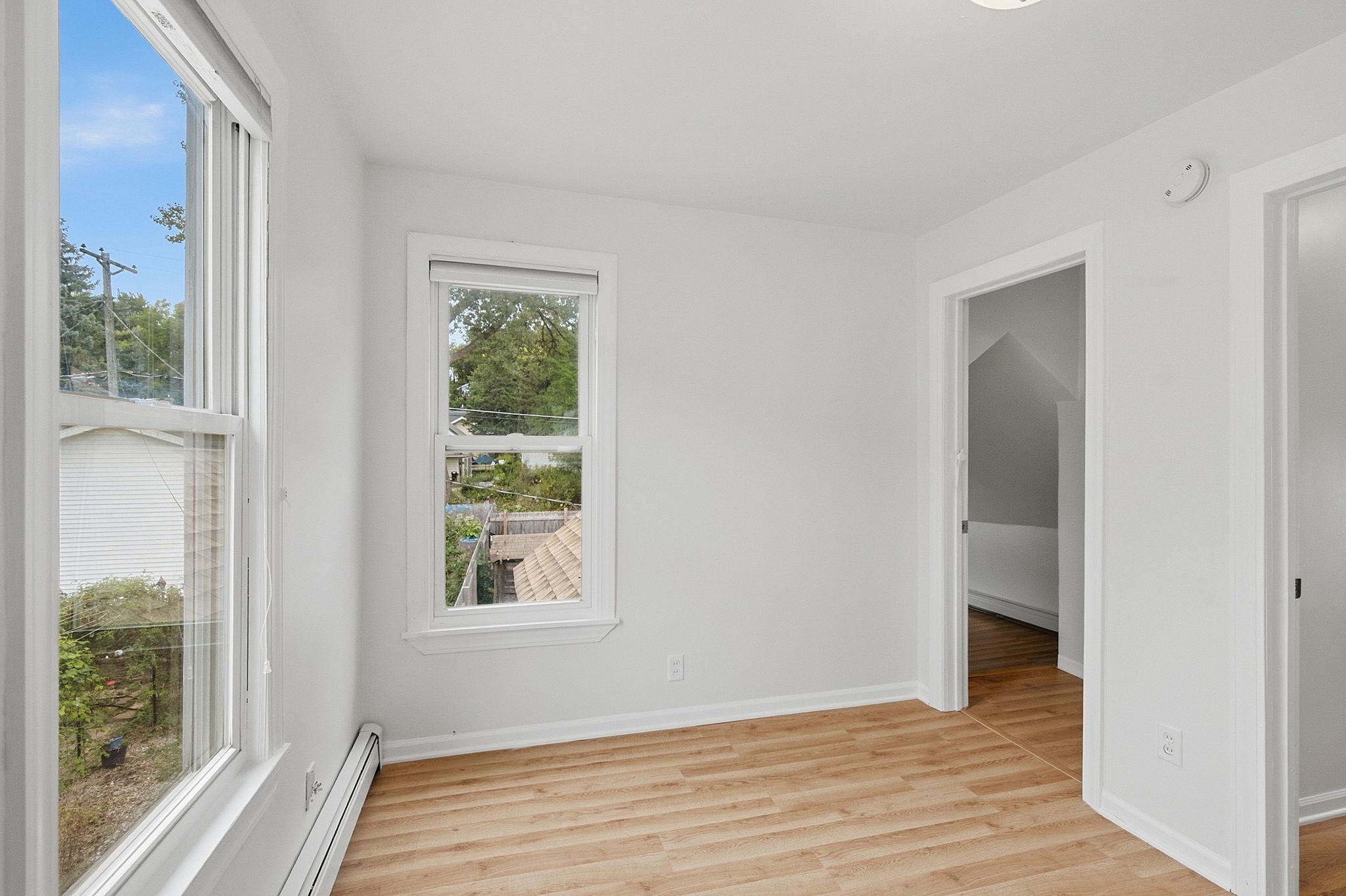 234 Sidney Street E Property Photo 21