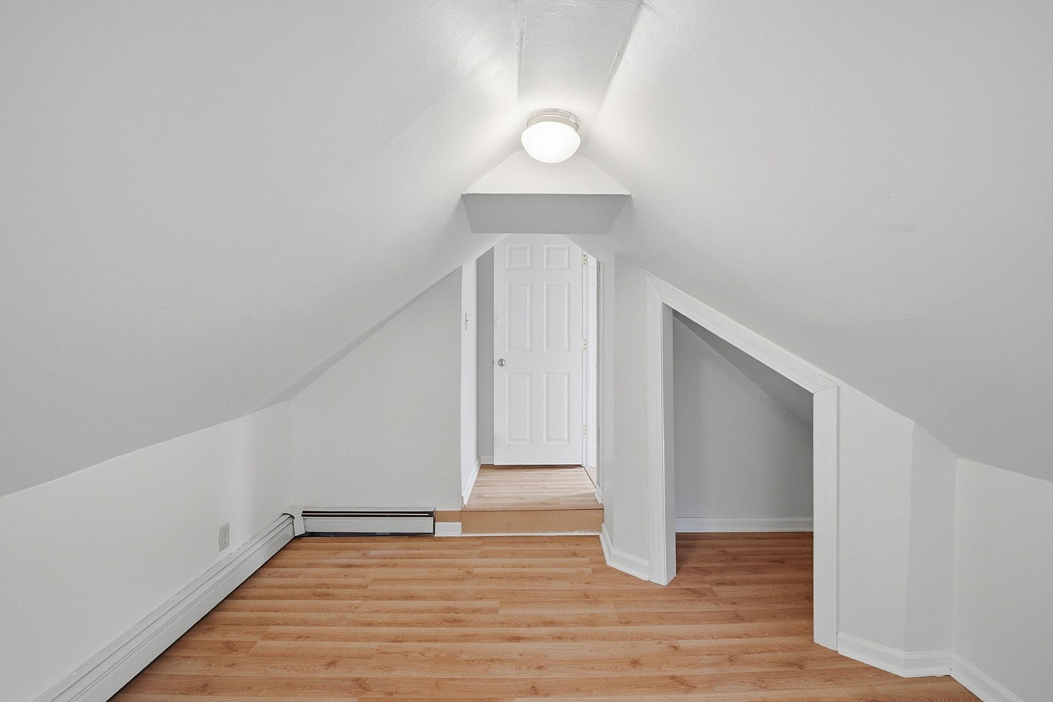234 Sidney Street E Property Photo 24