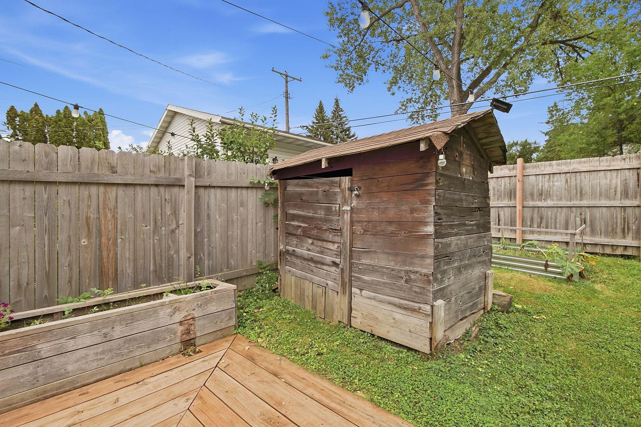 234 Sidney Street E Property Photo 37