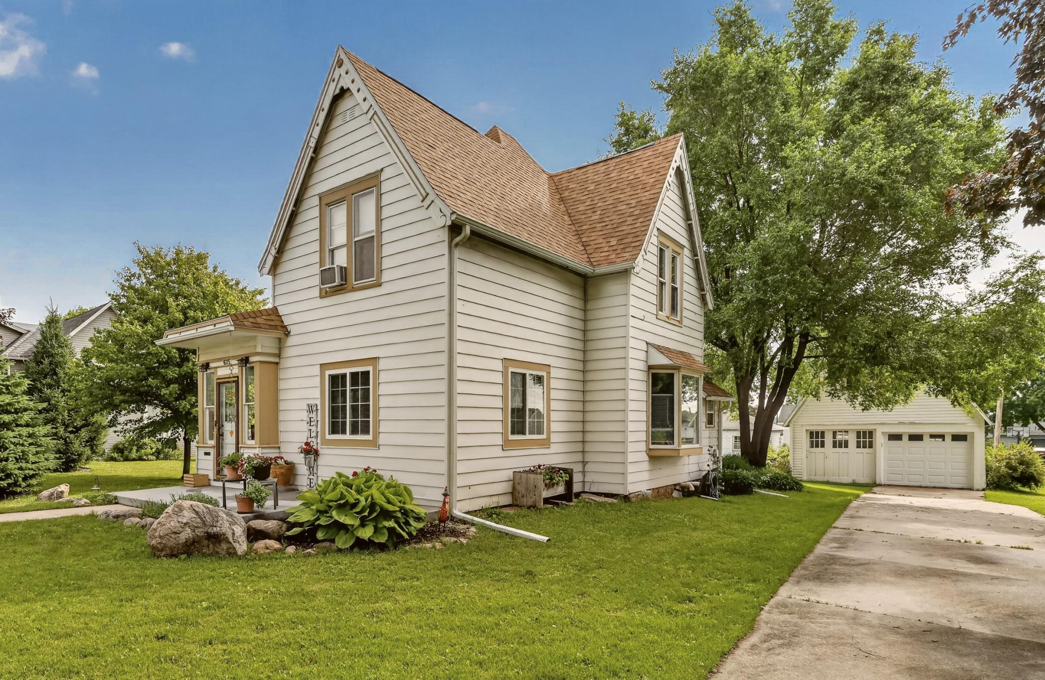 605 University Avenue Property Photo 1
