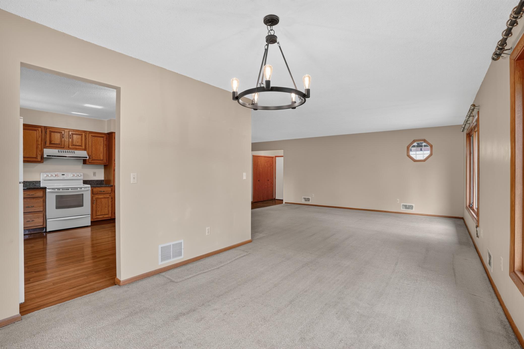 21 Carriage Lane Property Photo 22