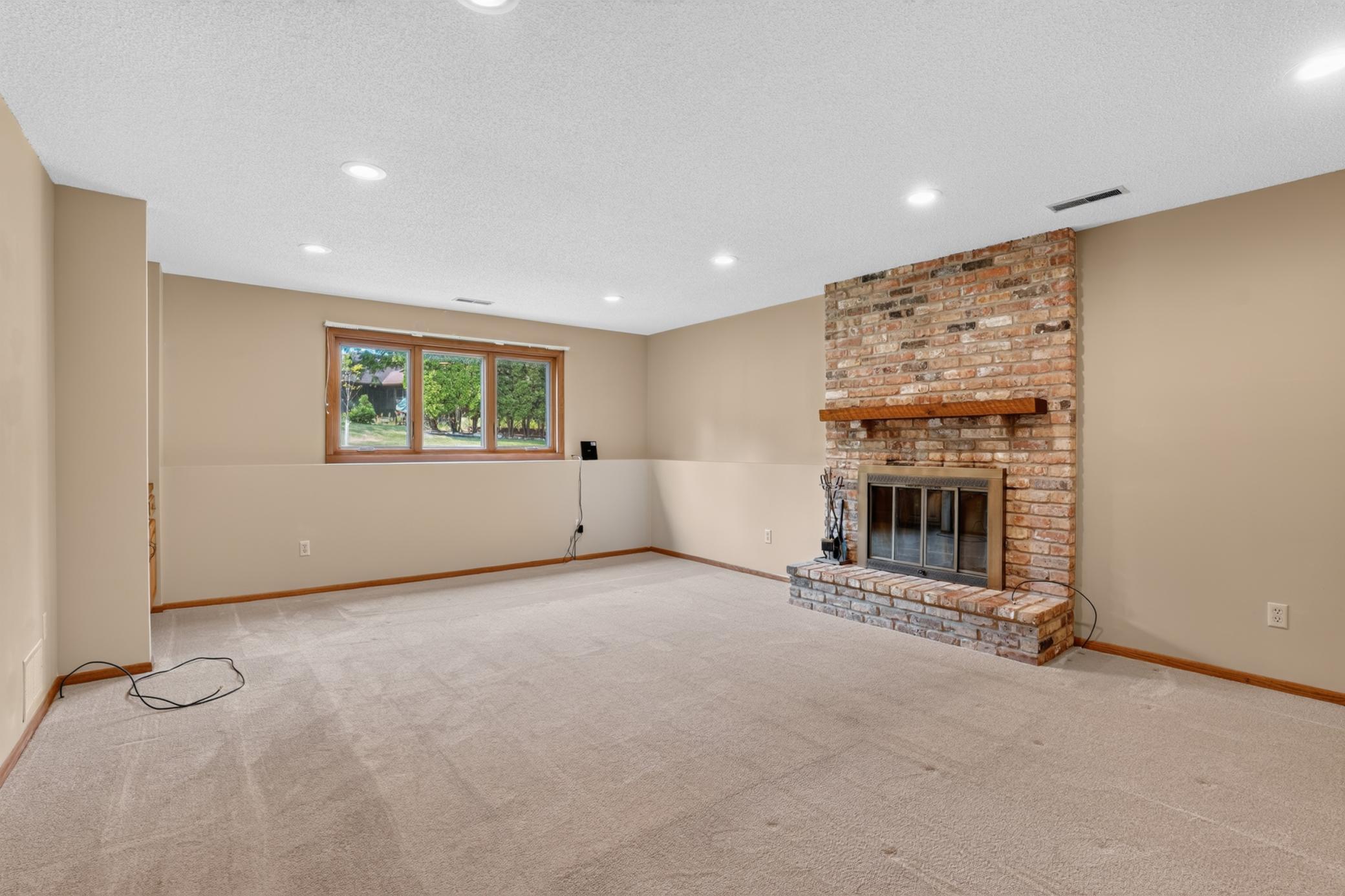 21 Carriage Lane Property Photo 32