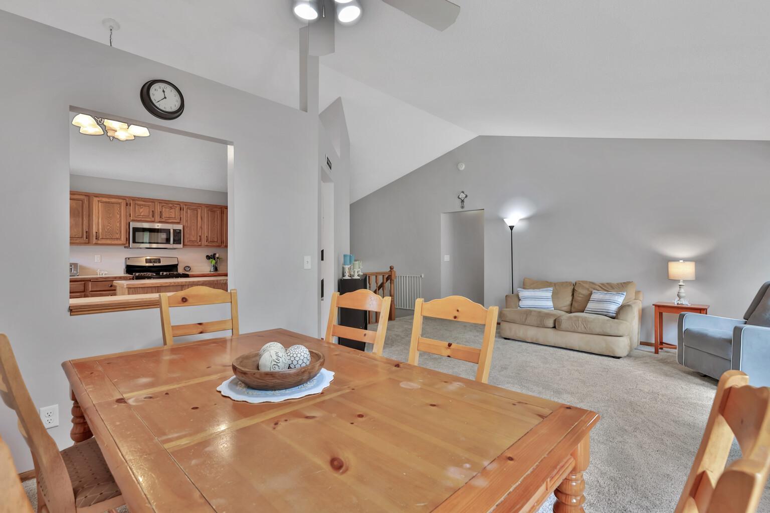 14317 Kipling Avenue S Property Photo 7