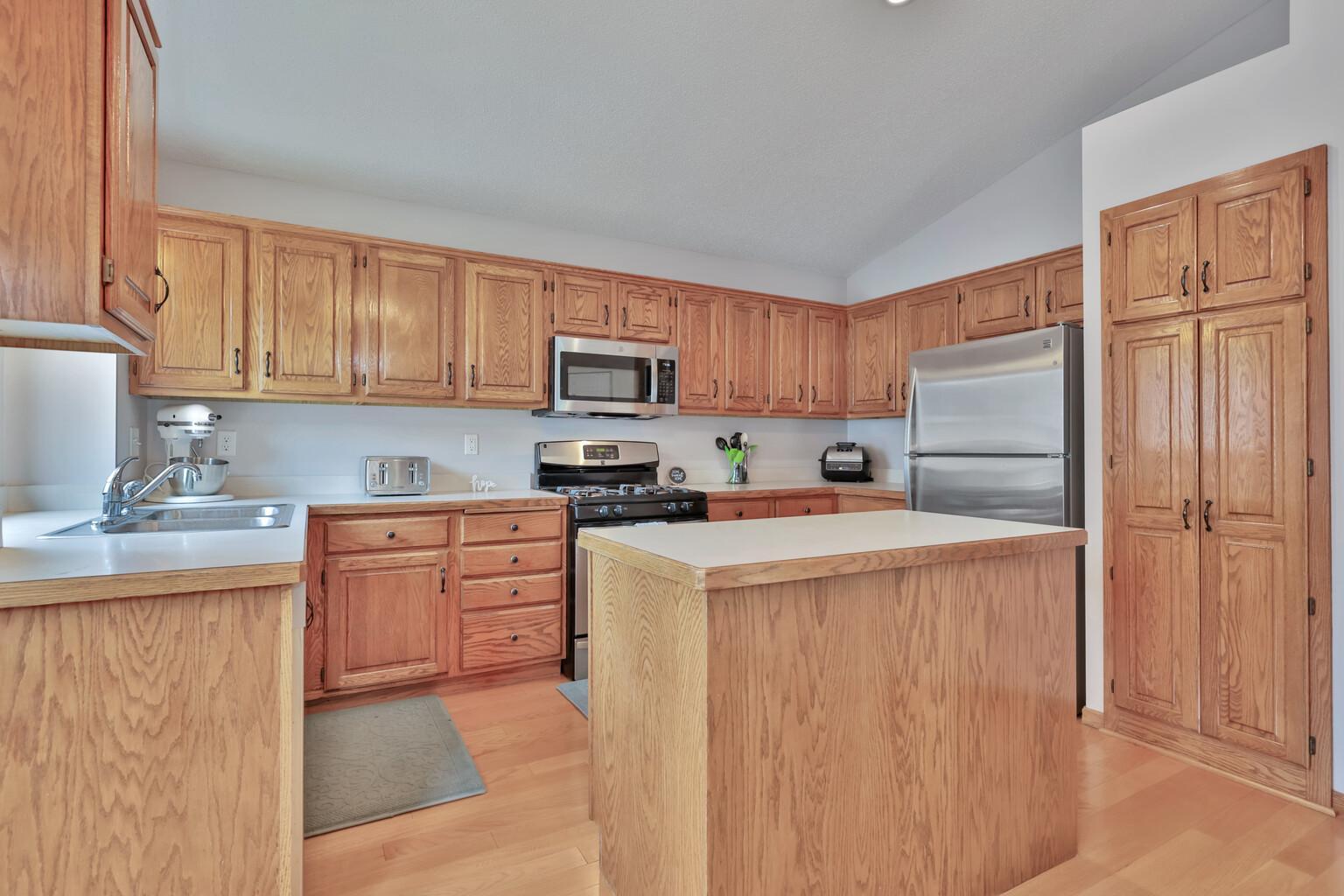 14317 Kipling Avenue S Property Photo 12