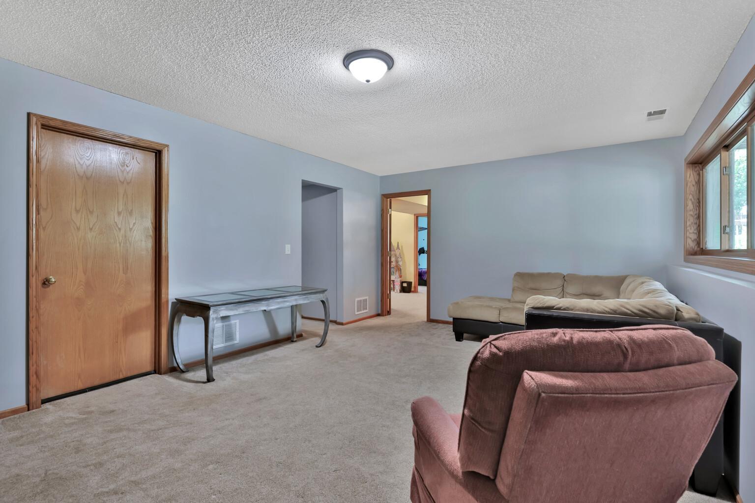 14317 Kipling Avenue S Property Photo 22