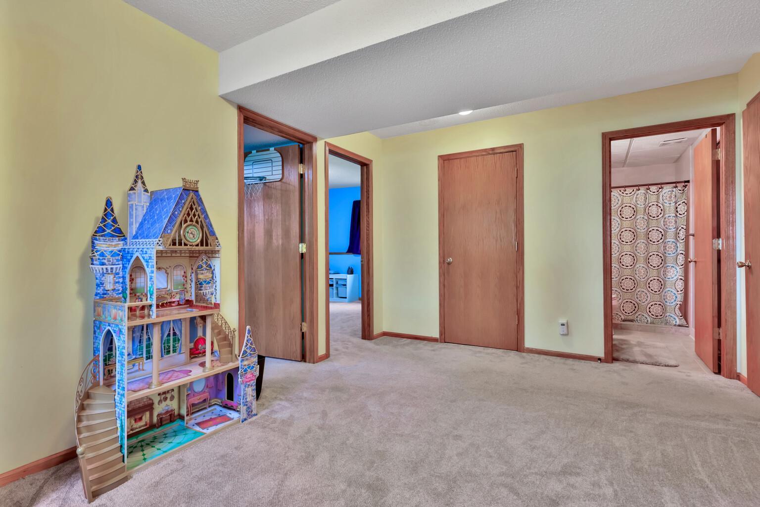 14317 Kipling Avenue S Property Photo 25