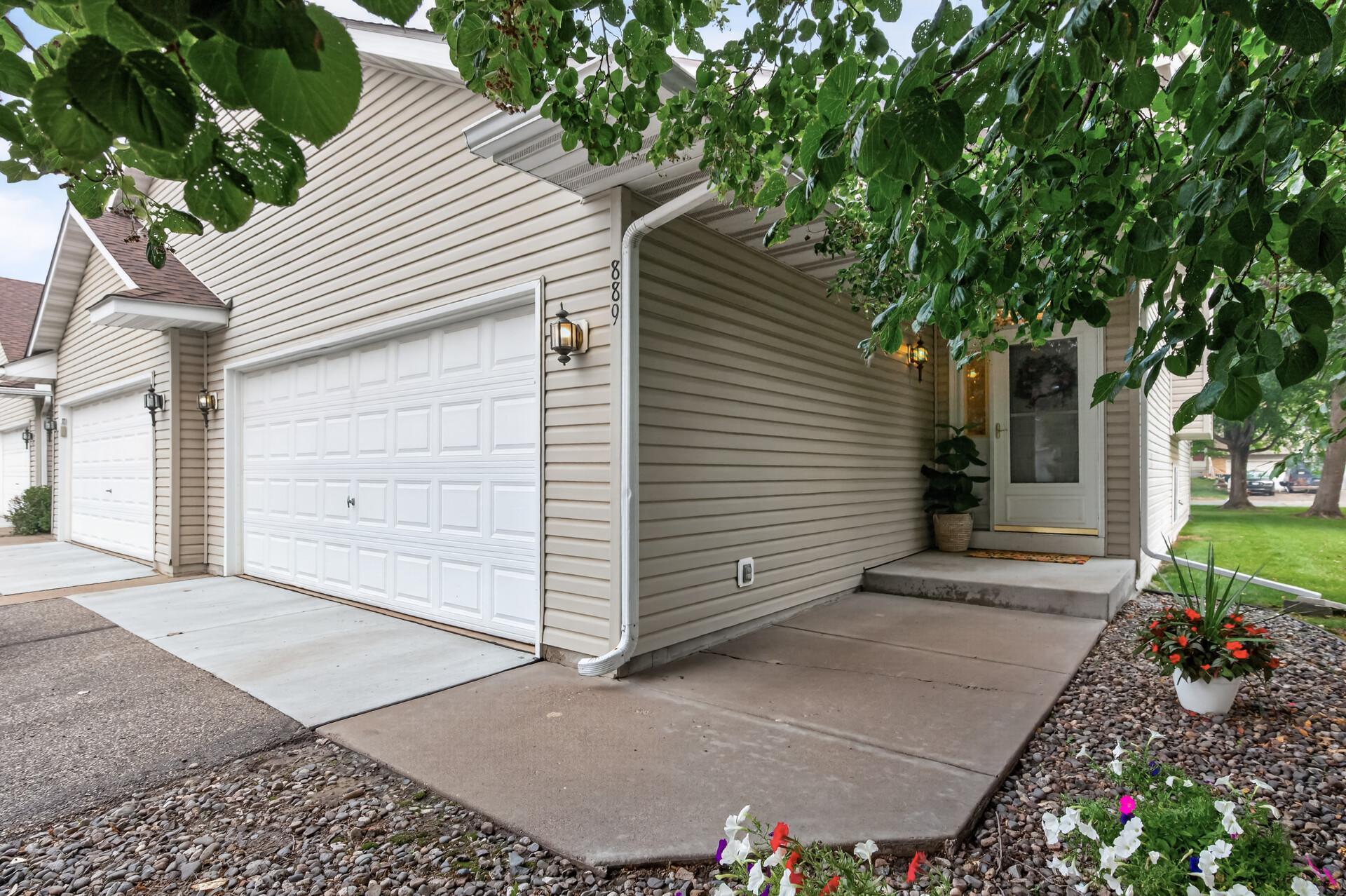 889 125th Drive Ne Property Photo 1