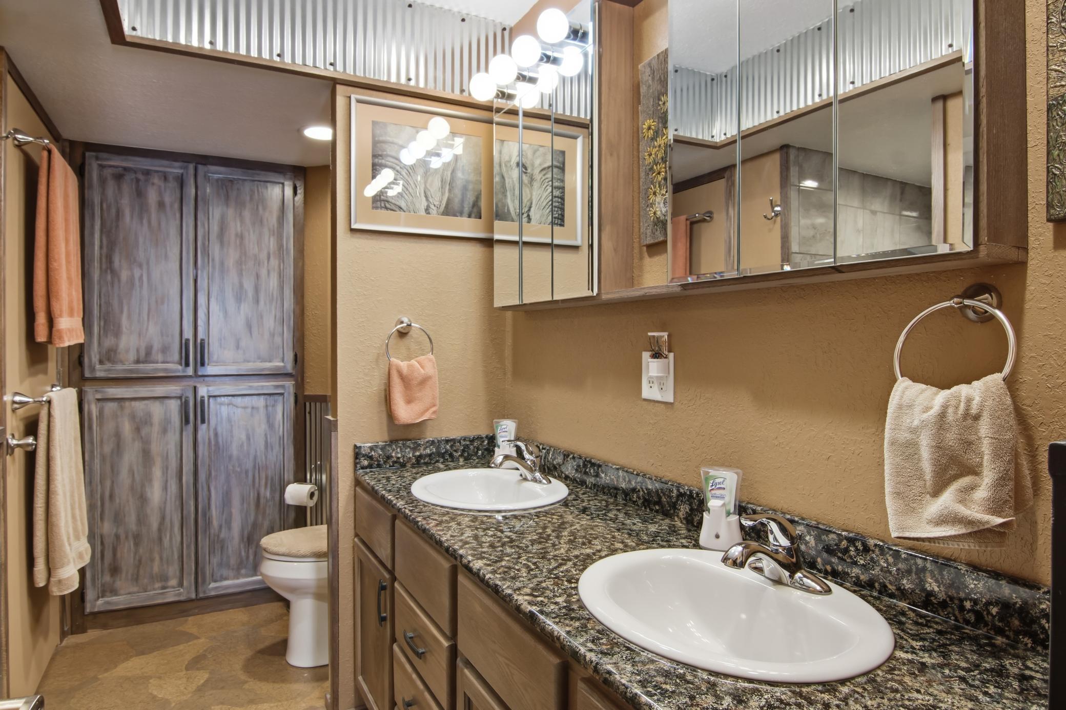 111 5th Avenue N Property Photo 28