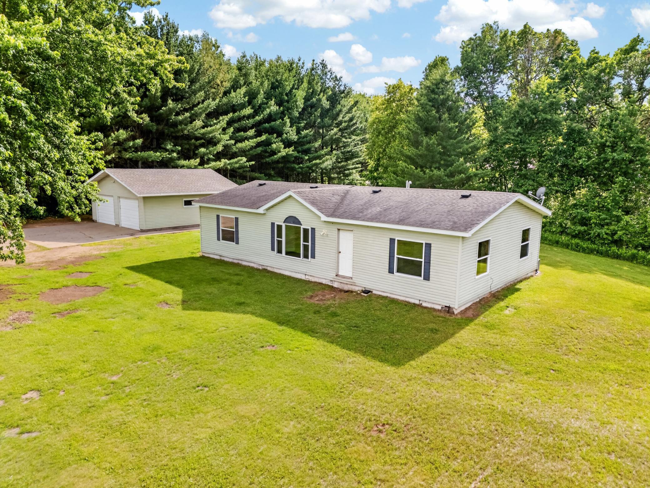 21671 Edwards Drive Property Photo 2