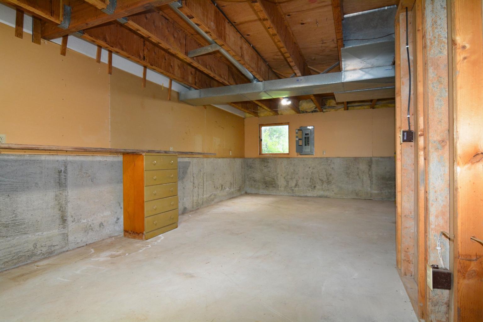 1420 1st Avenue E Property Photo 13