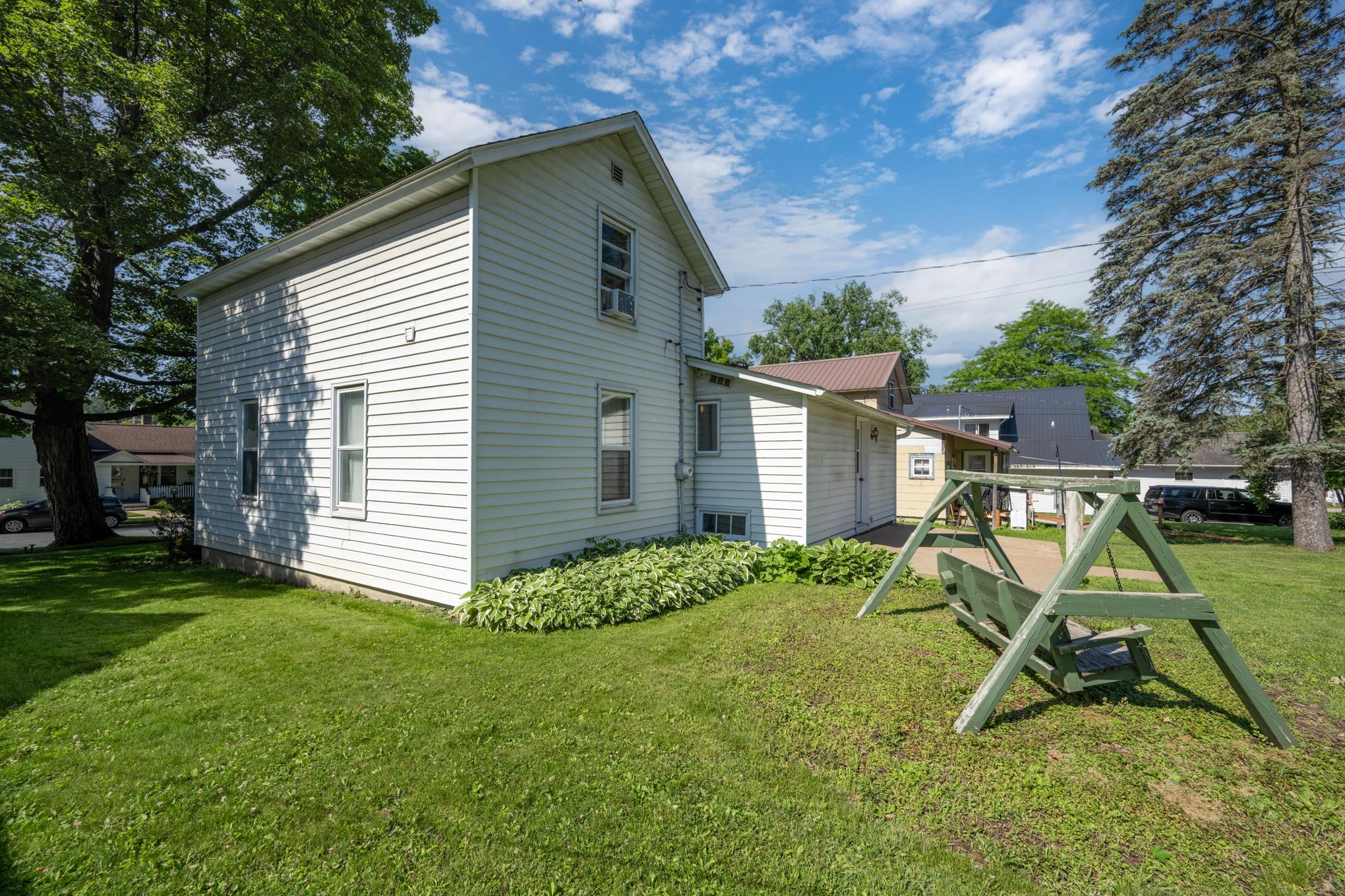 116 E Elm Street Property Photo 3