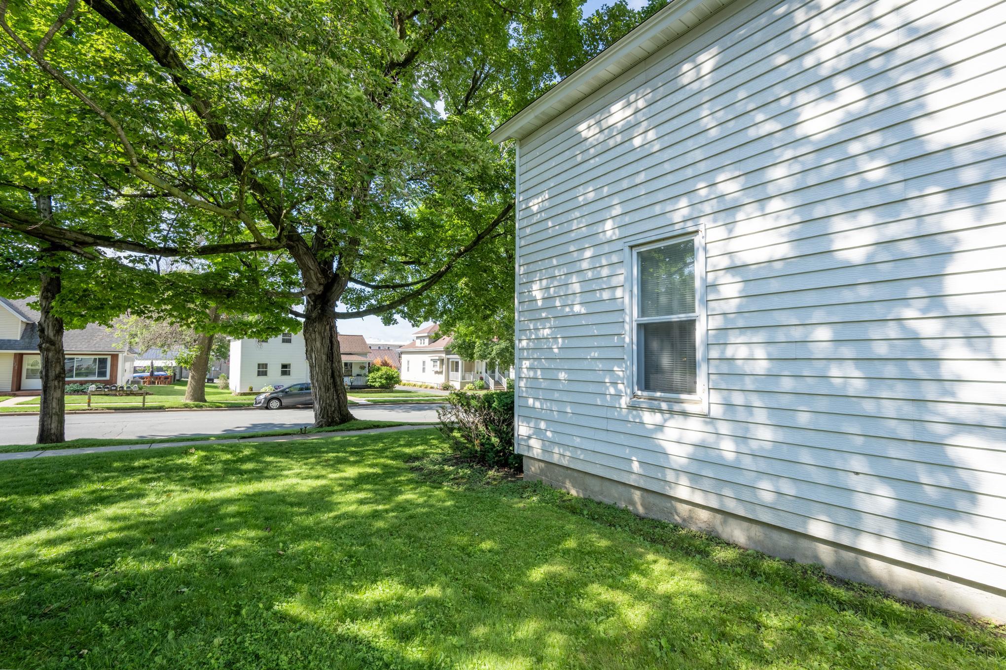 116 E Elm Street Property Photo 4