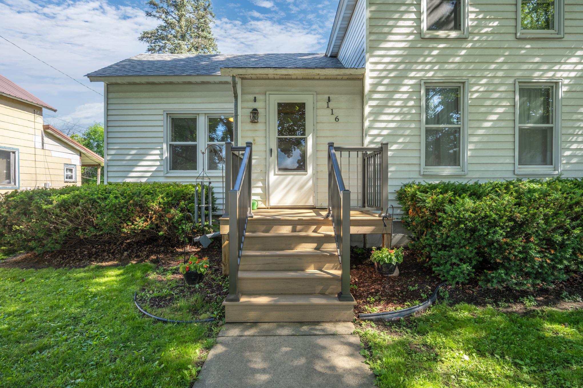 116 E Elm Street Property Photo 6
