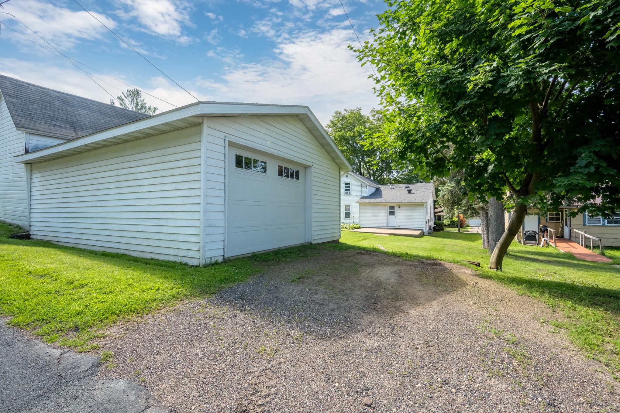 116 E Elm Street Property Photo 12