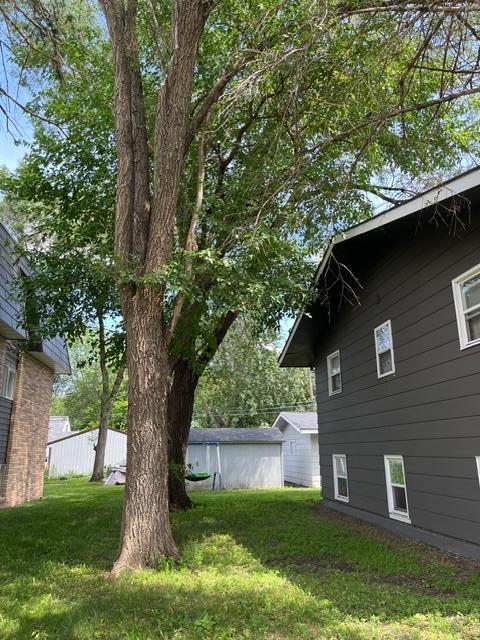334 33rd Avenue N Property Photo 3
