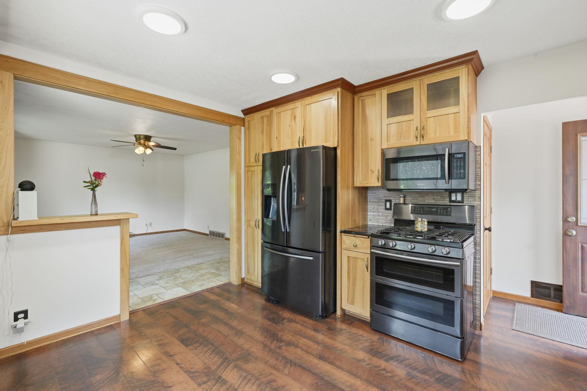 2145 County Road E E Property Photo 4