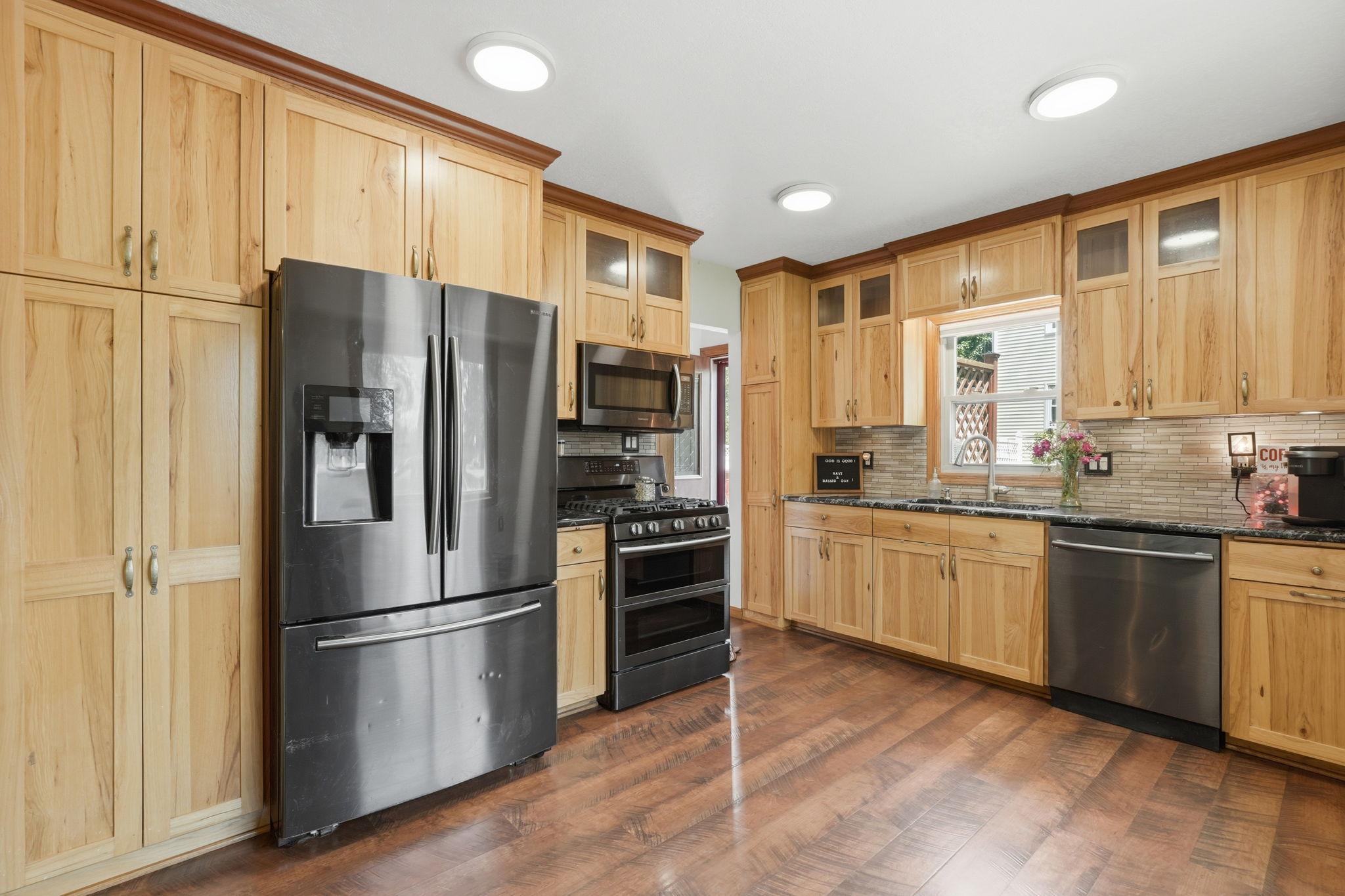 2145 County Road E E Property Photo 5