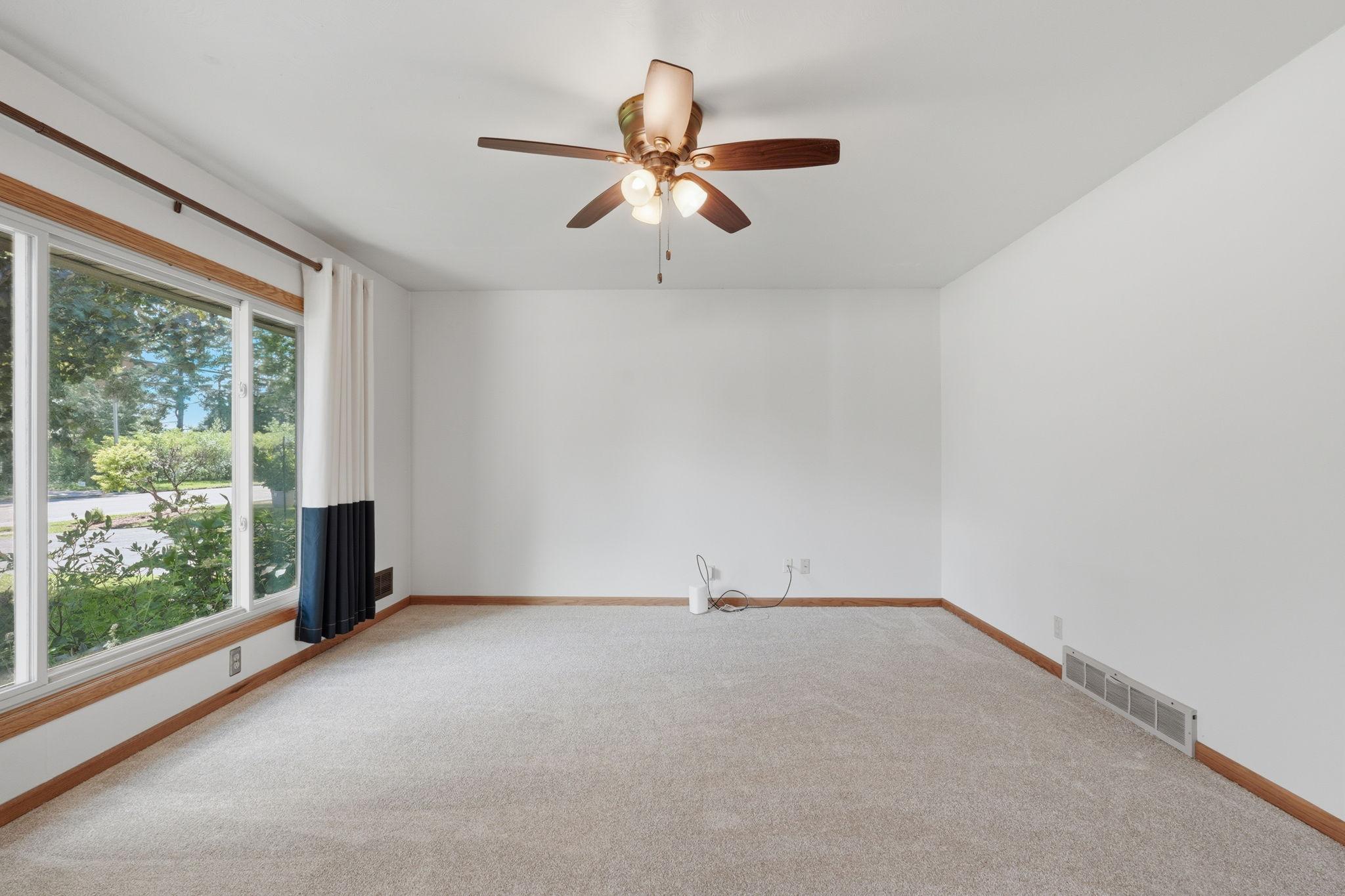 2145 County Road E E Property Photo 9