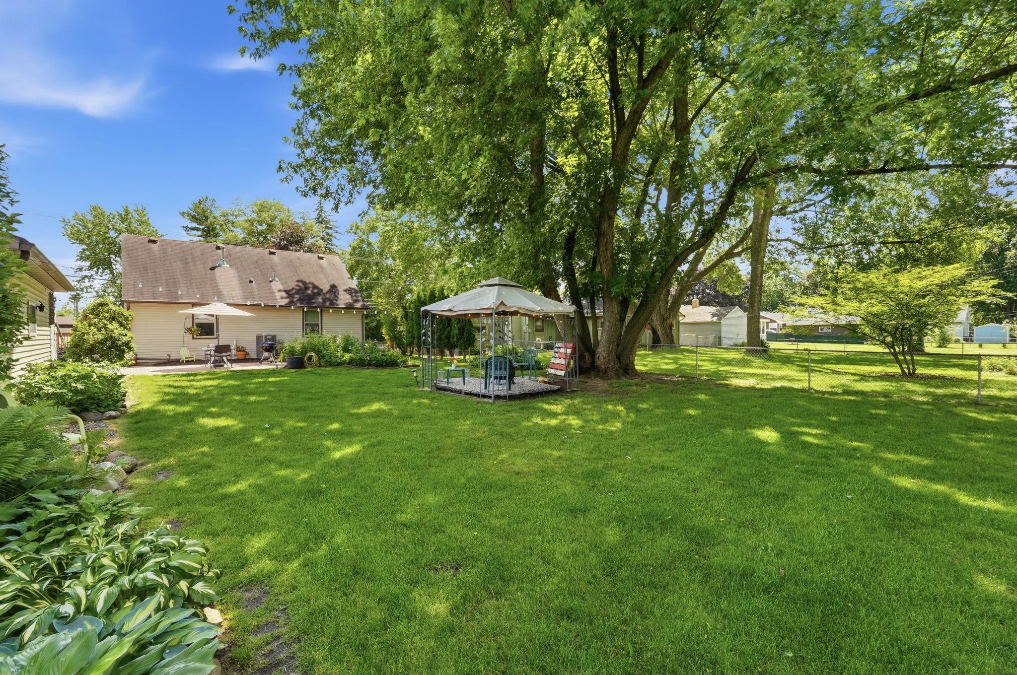 2145 County Road E E Property Photo 17