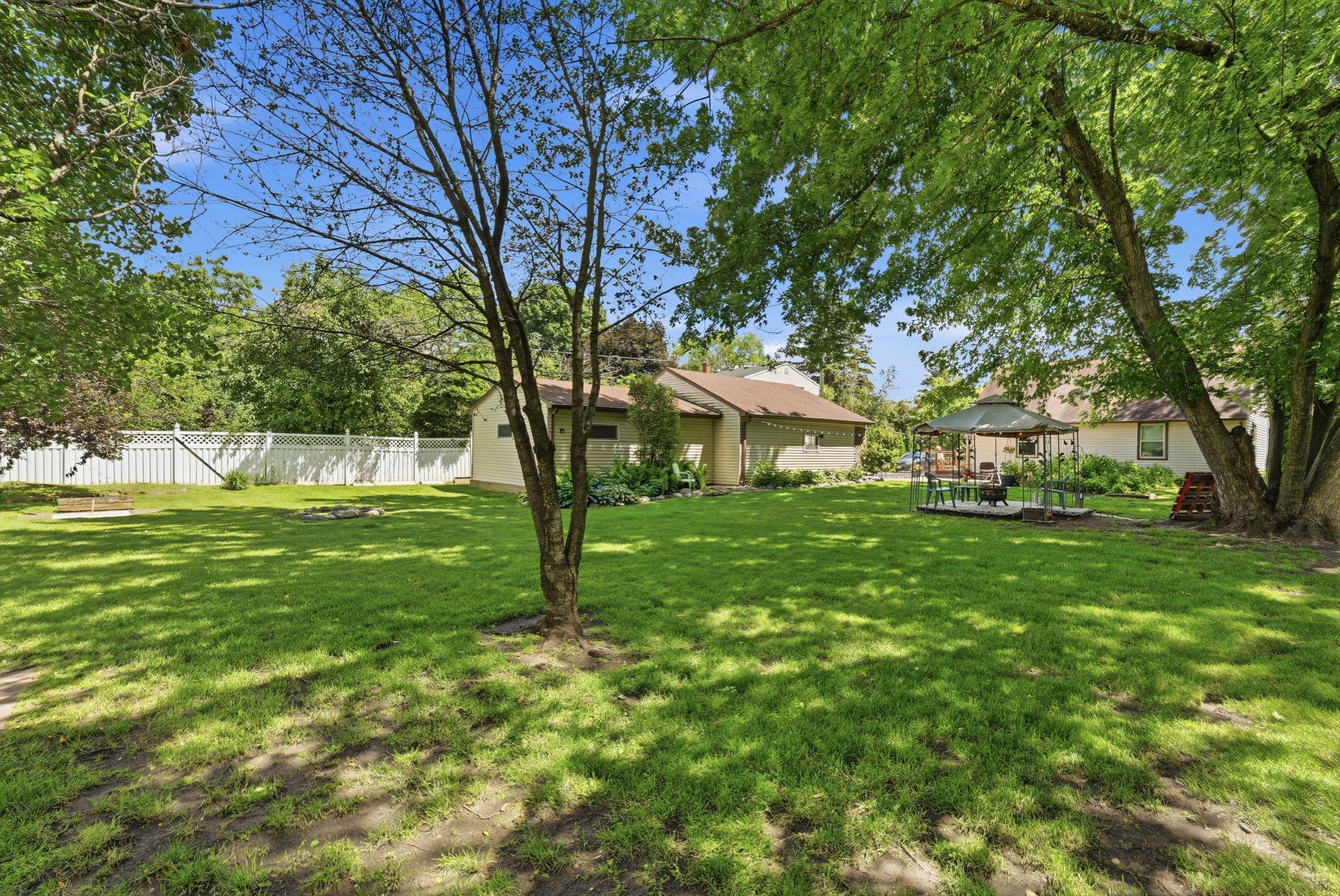 2145 County Road E E Property Photo 18