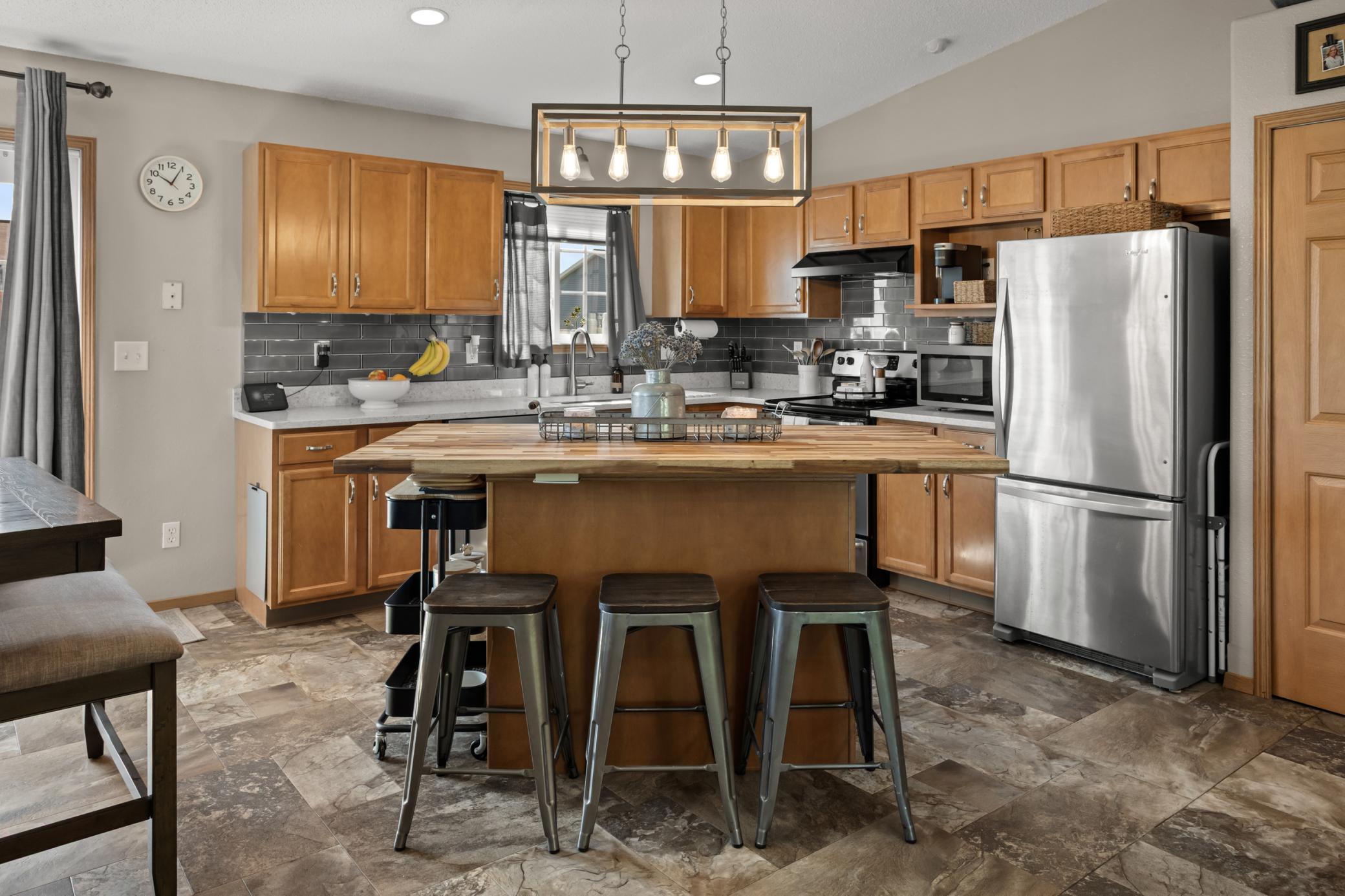 1717 13th Street E Property Photo 4