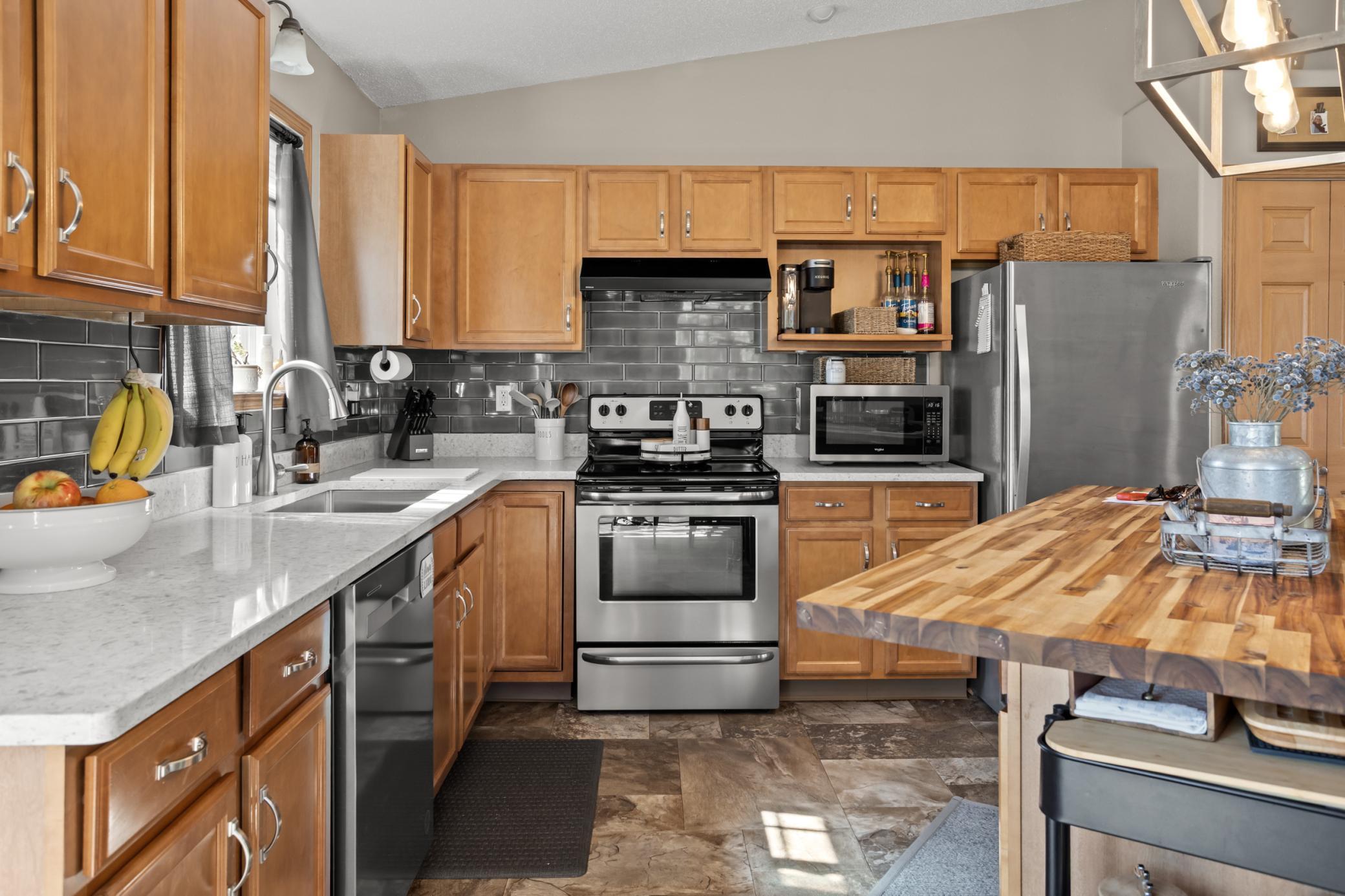 1717 13th Street E Property Photo 7