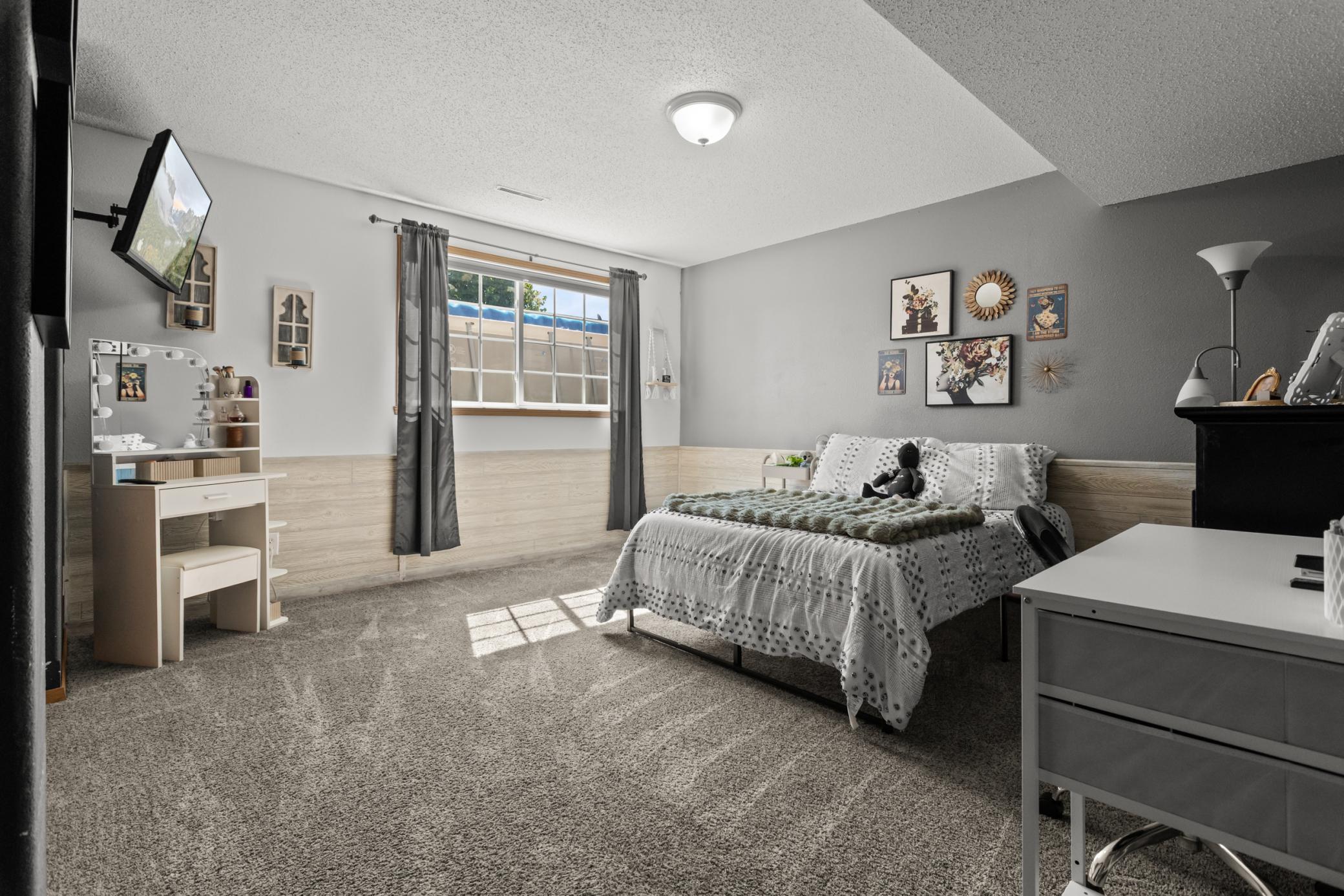 1717 13th Street E Property Photo 26