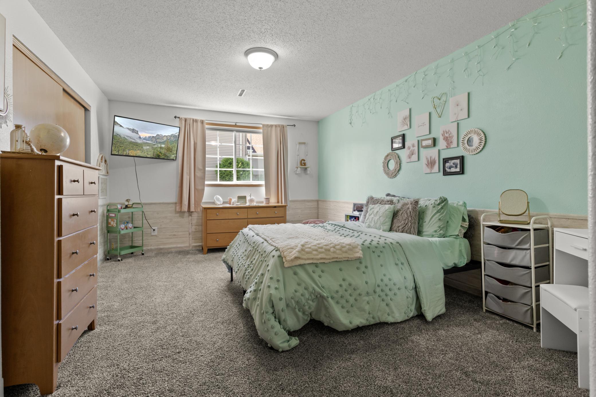 1717 13th Street E Property Photo 28