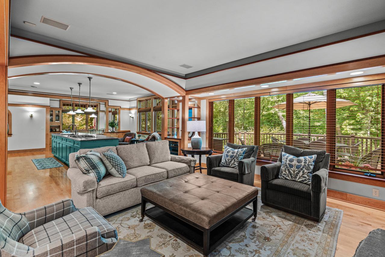 5955 Maple Forest Property Photo 2