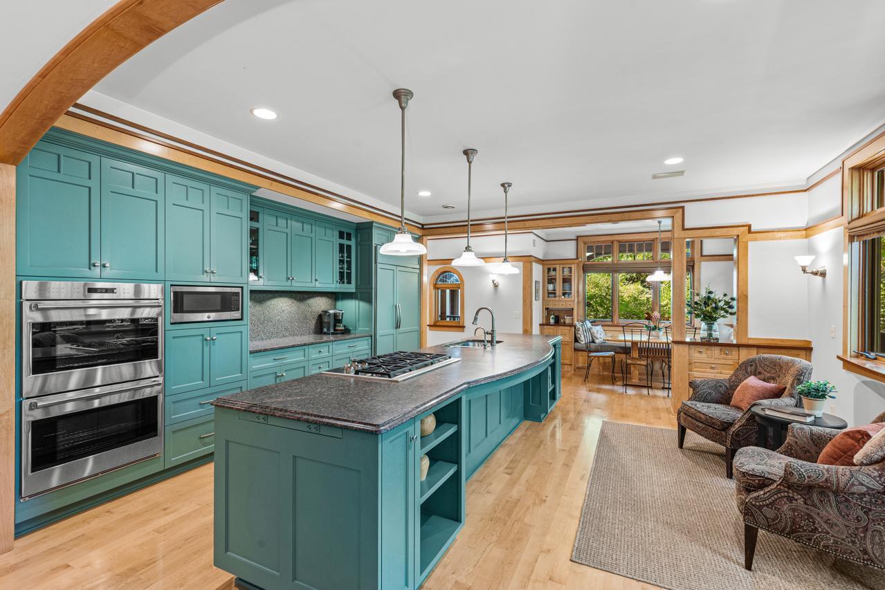 5955 Maple Forest Property Photo 5
