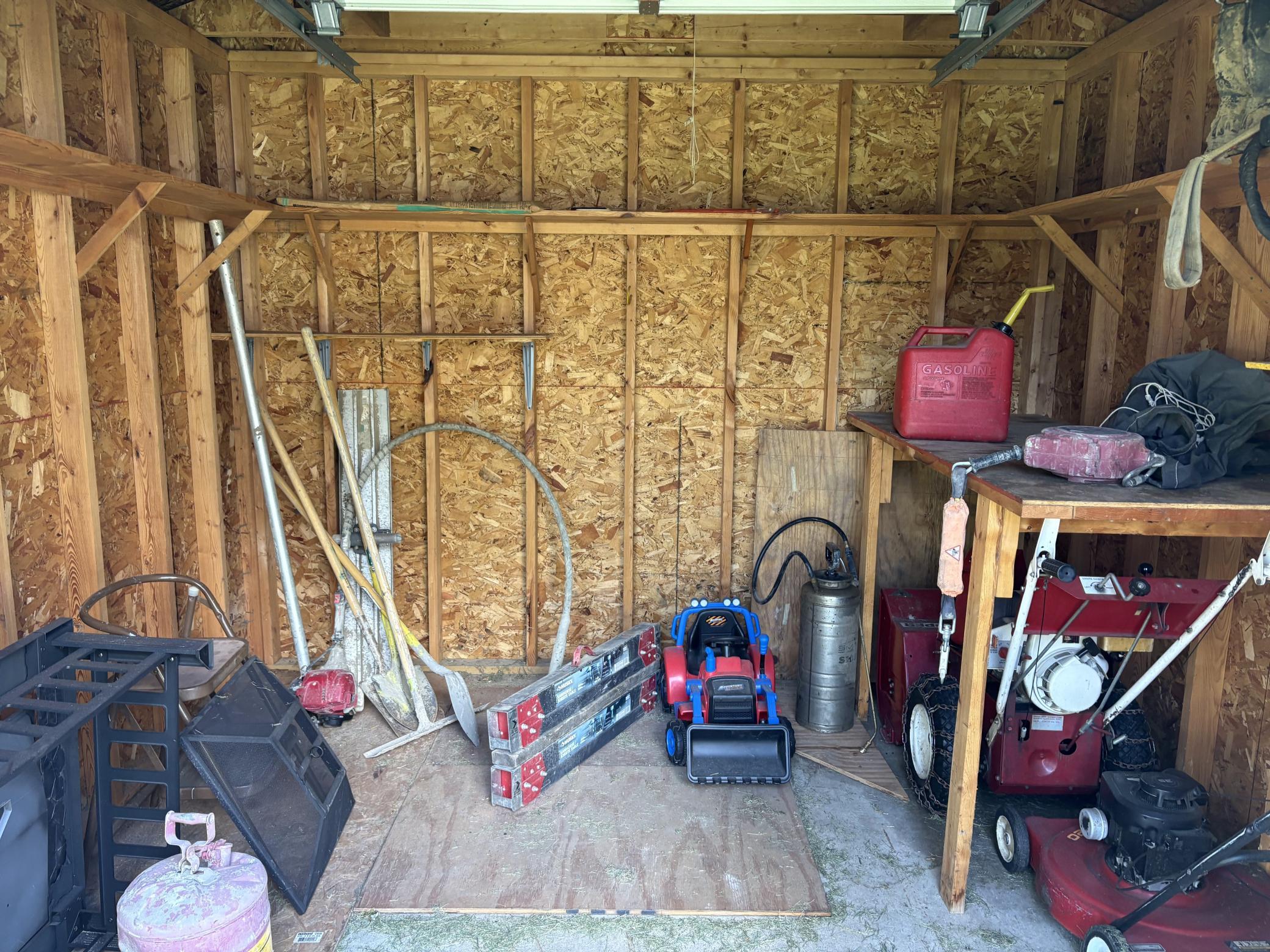 702 Glenview Drive Property Photo 6