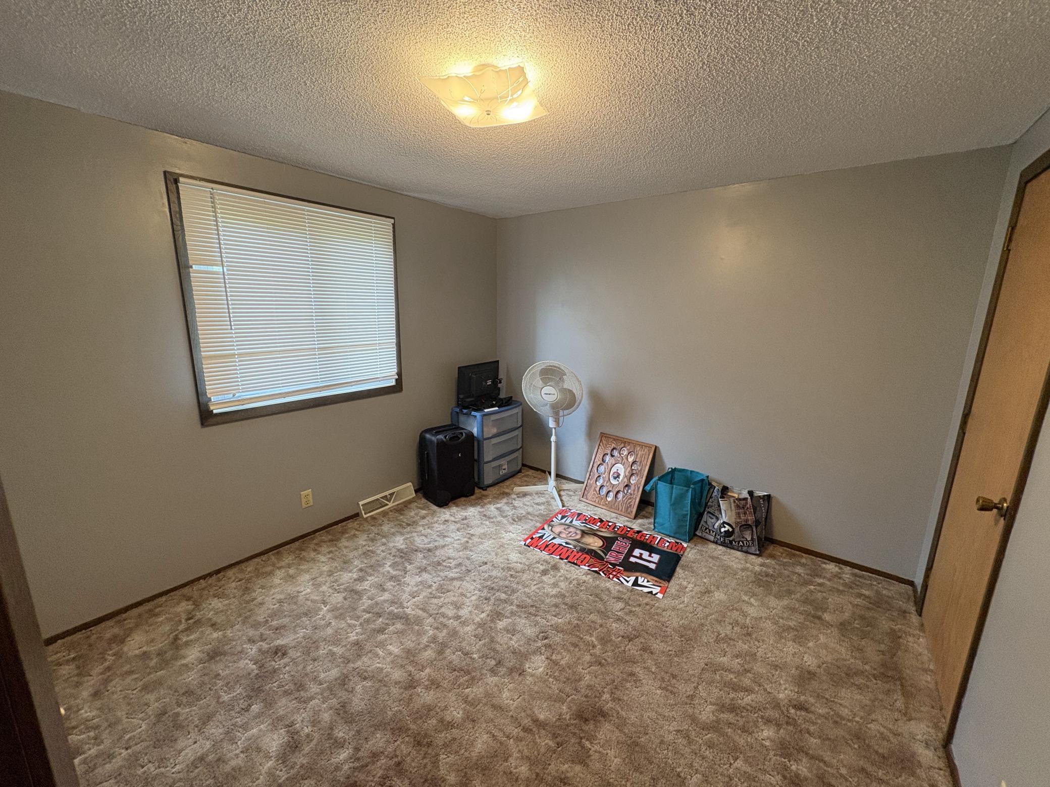 702 Glenview Drive Property Photo 10