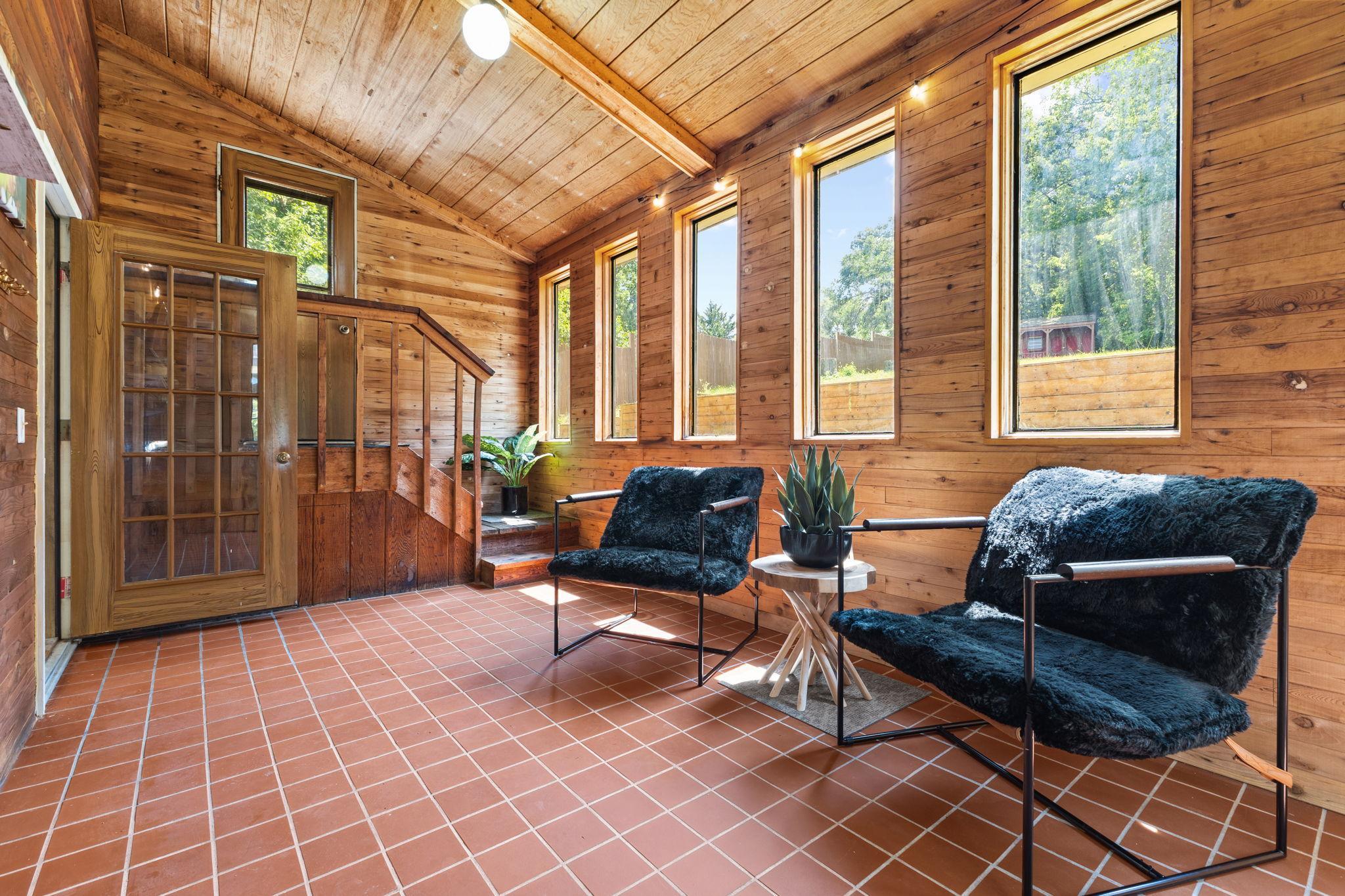1306 Berry Ridge Road Property Photo 1