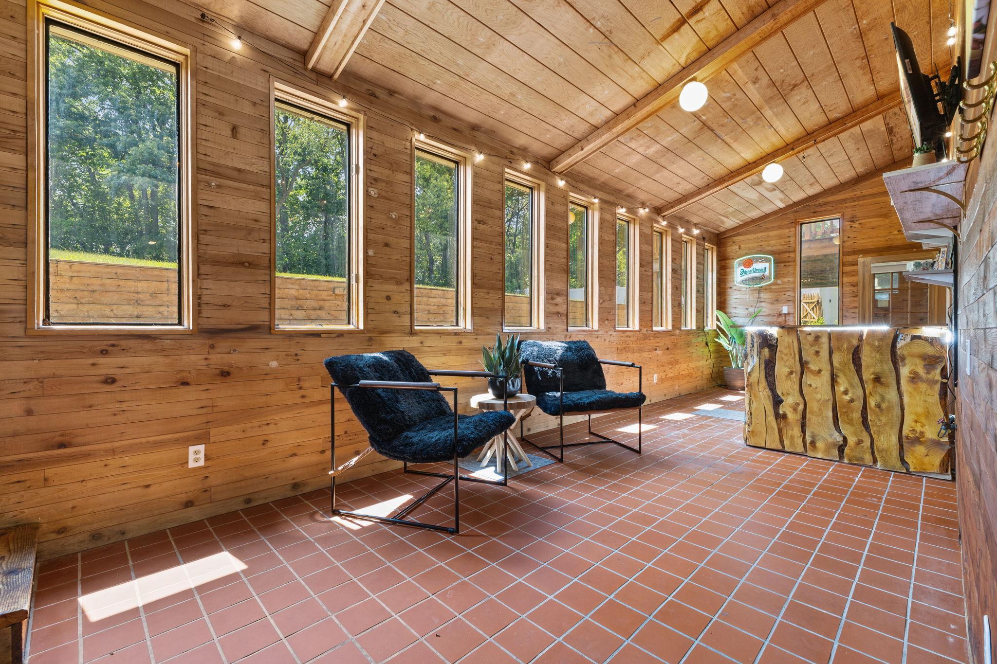 1306 Berry Ridge Road Property Photo 9