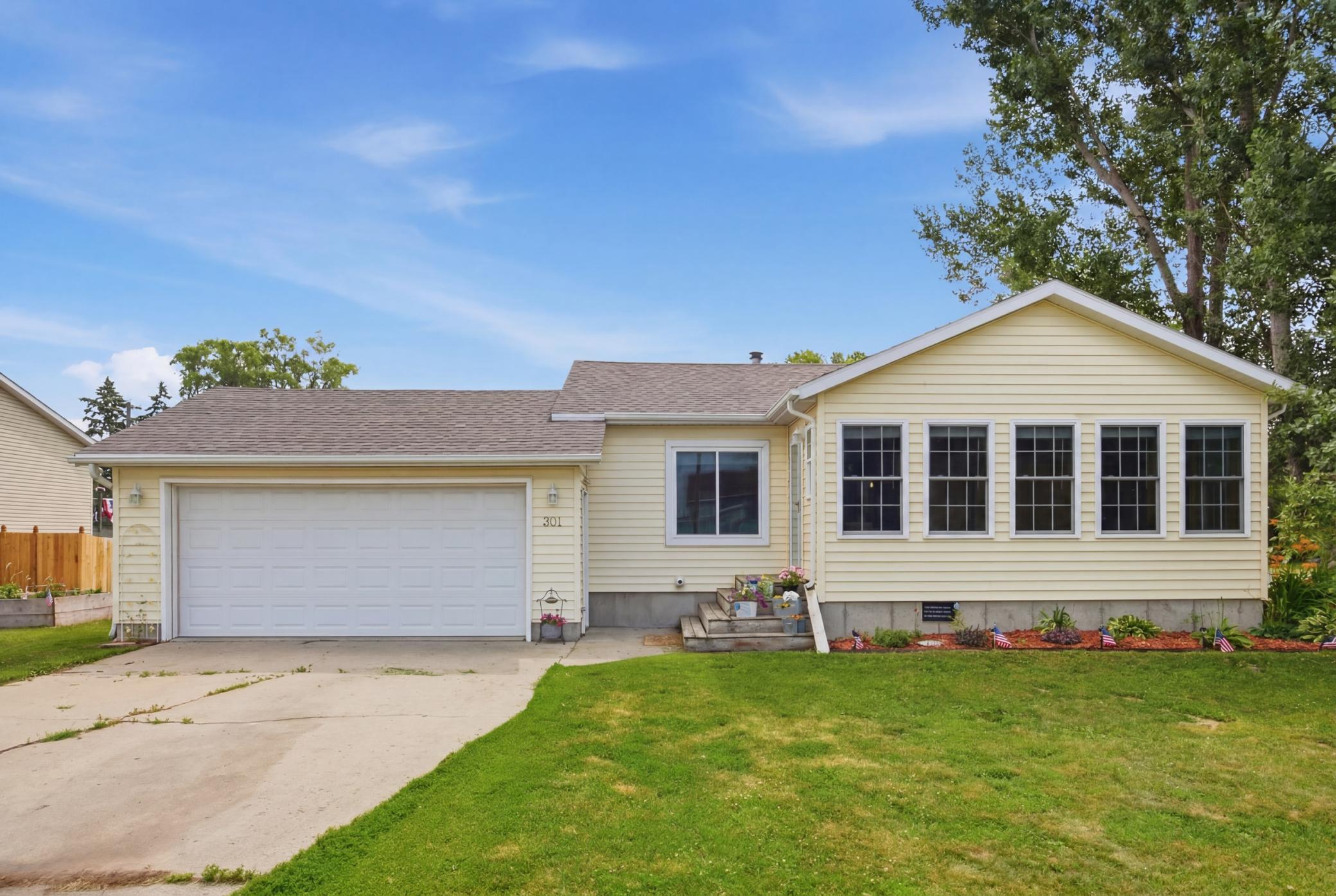 301 3rd Avenue N Property Photo 1