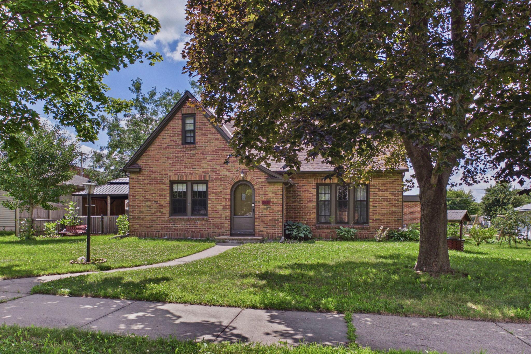 513 5th Street Property Photo 2