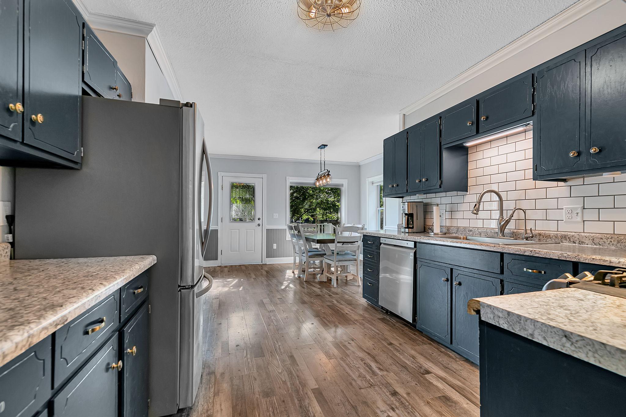 440 River Drive W Property Photo 3
