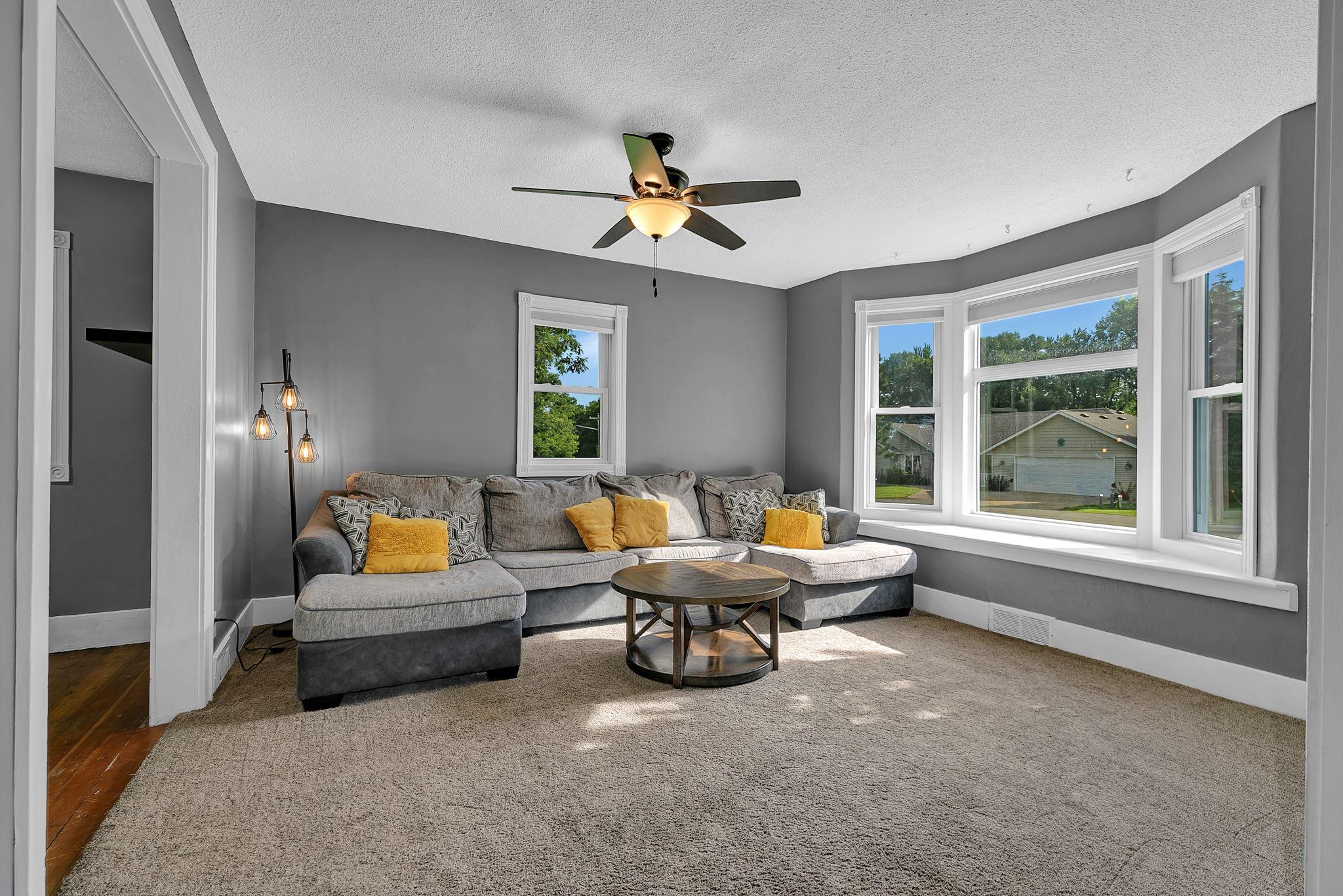 440 River Drive W Property Photo 8