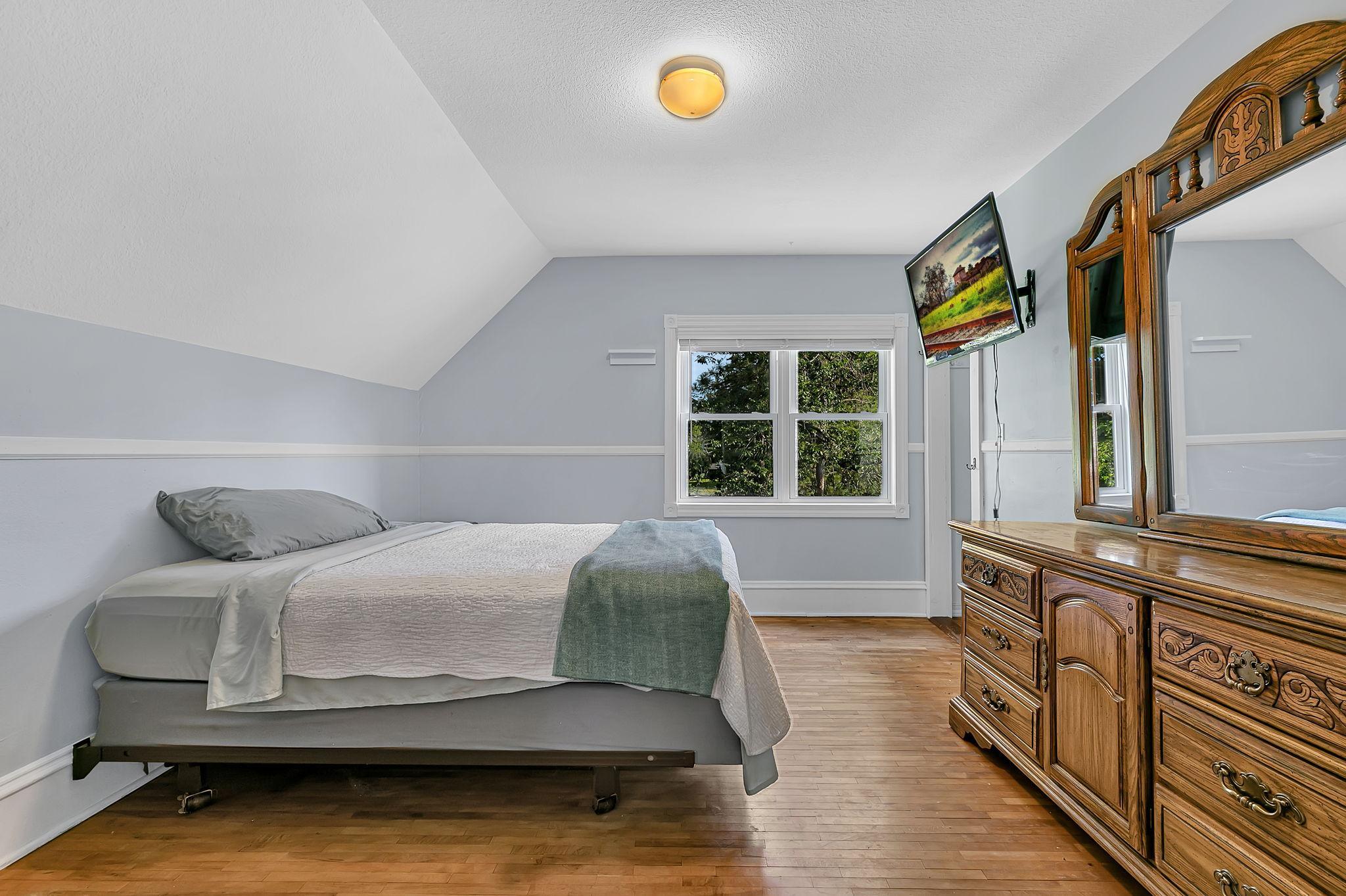 440 River Drive W Property Photo 17