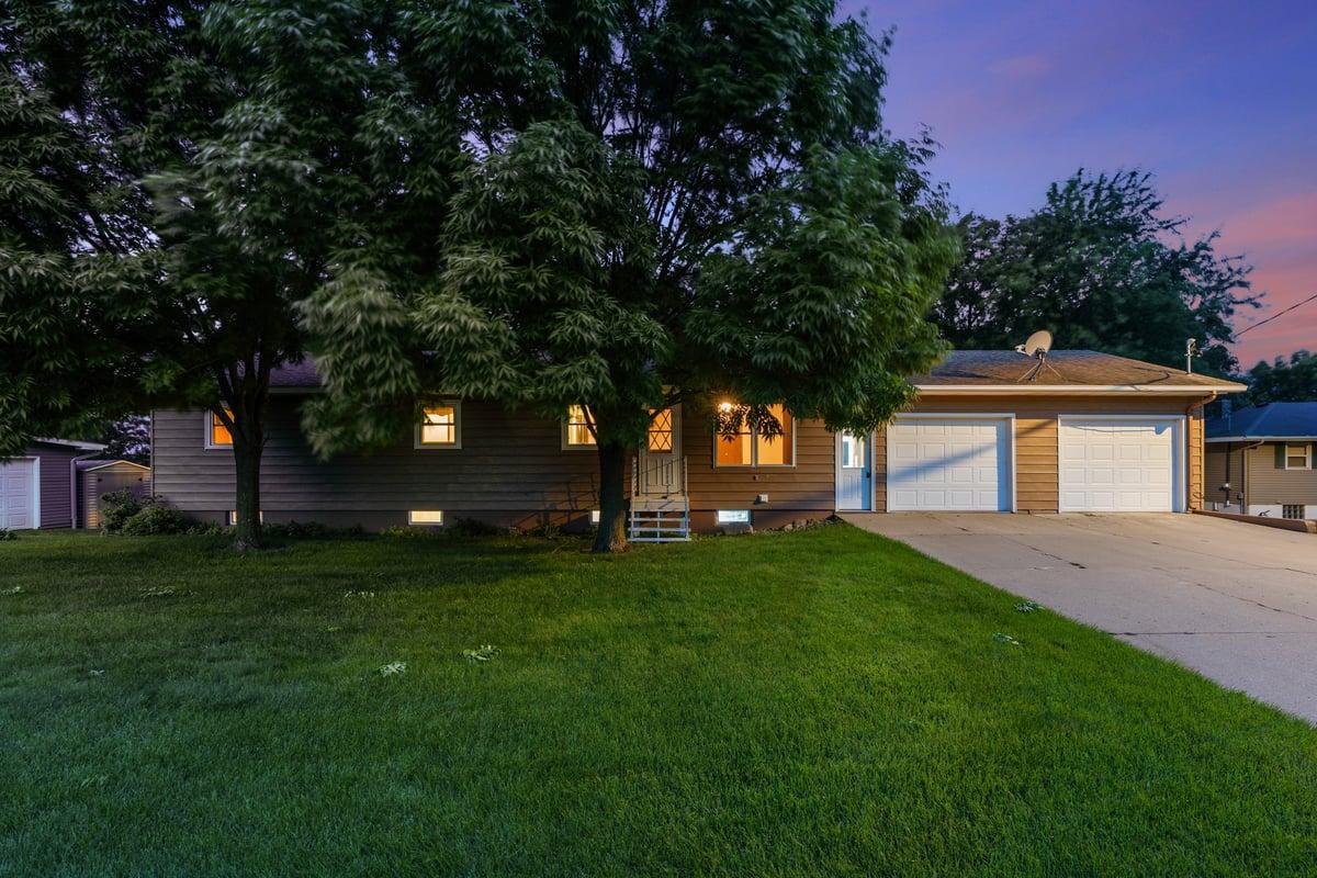 20611 Becker Lake Circle Property Photo 2