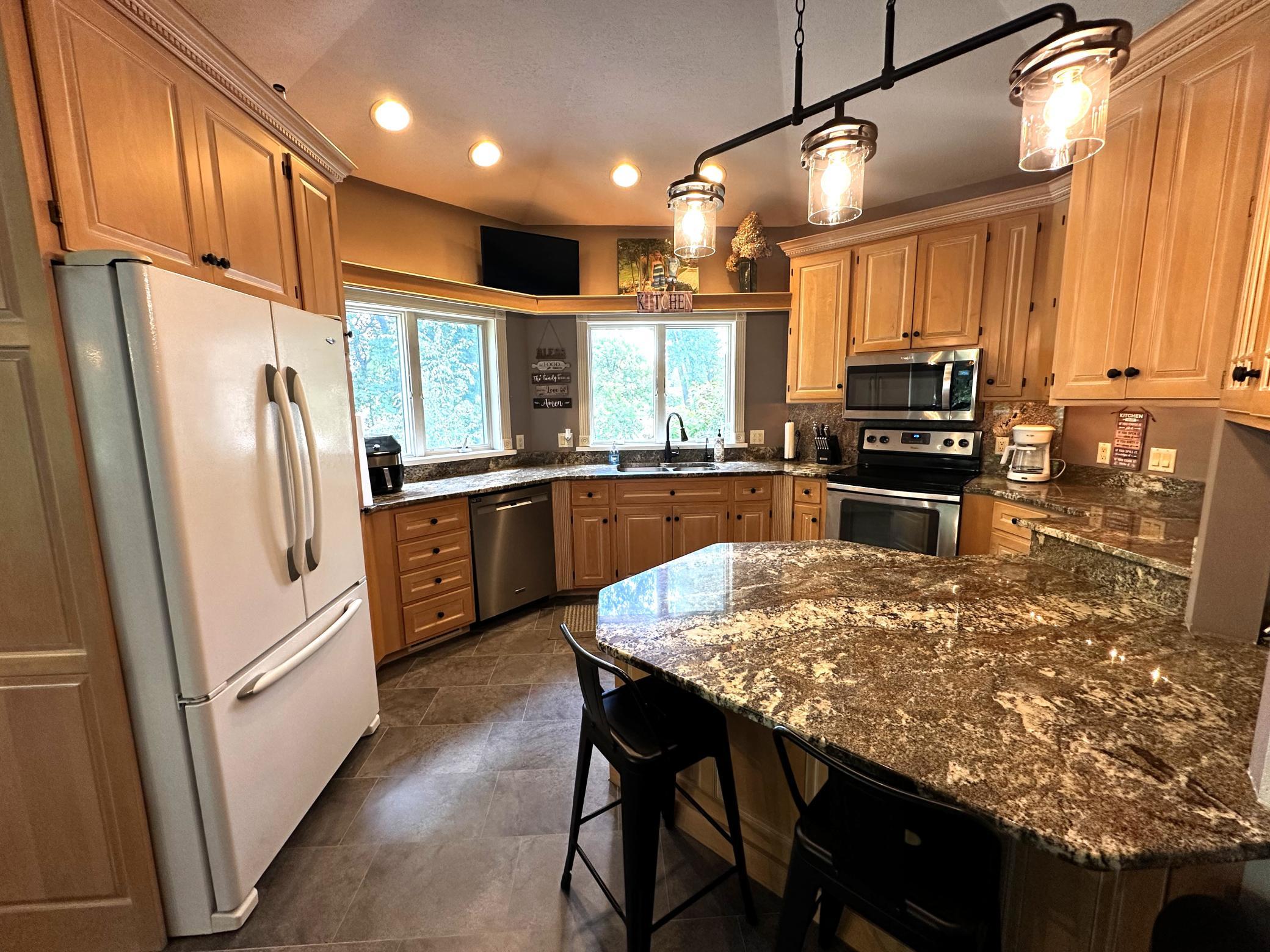 501 4th Street E Property Photo 16