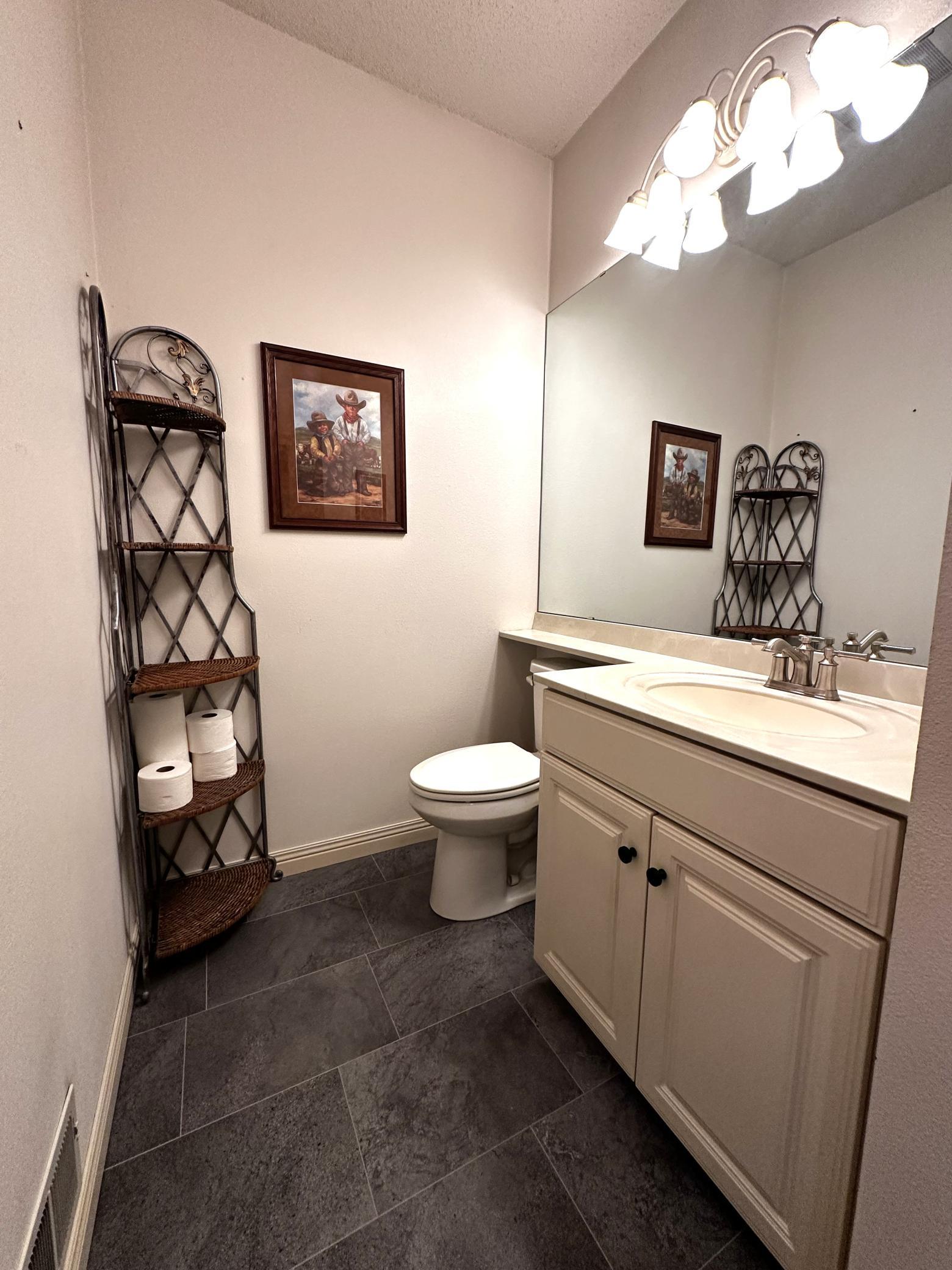501 4th Street E Property Photo 18