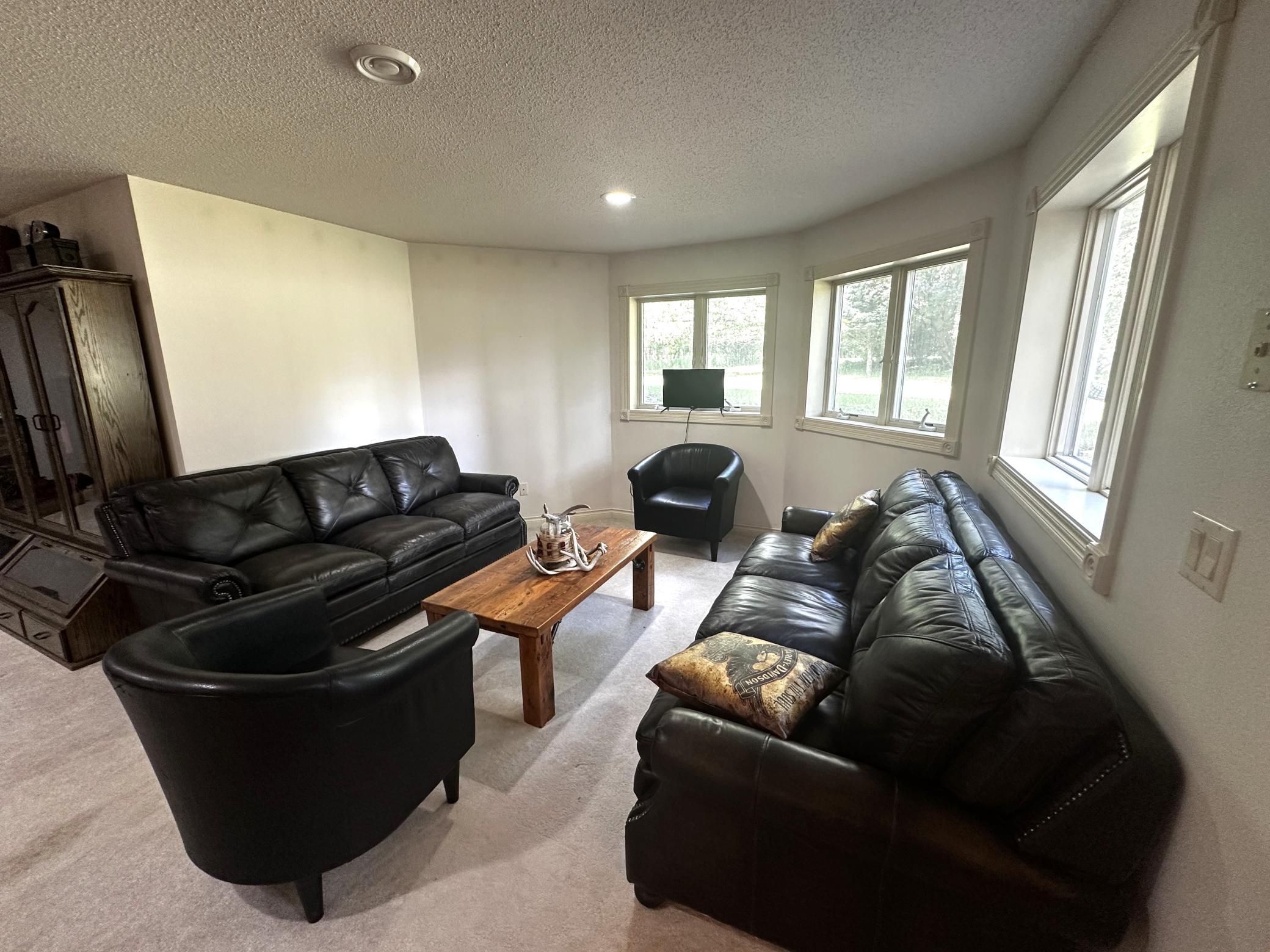 501 4th Street E Property Photo 22